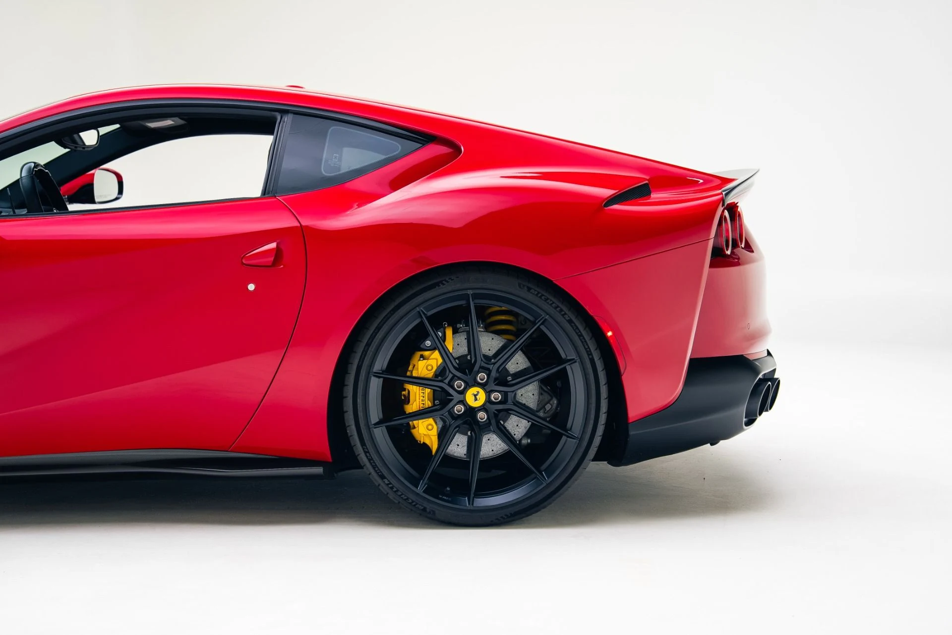 mph014_3081765216_Used_2019_Ferrari_812_Superfast_1766432175_a6575e05c8