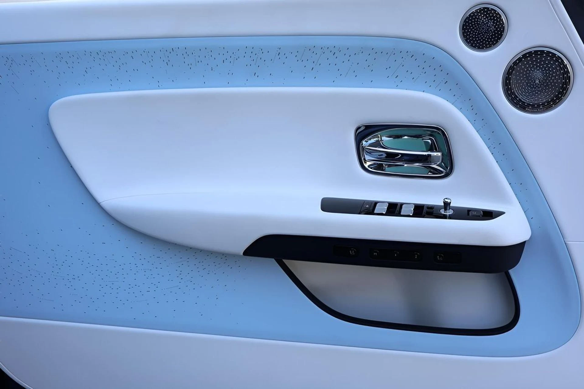 mph014_3083000723_15_ddf17df4cf