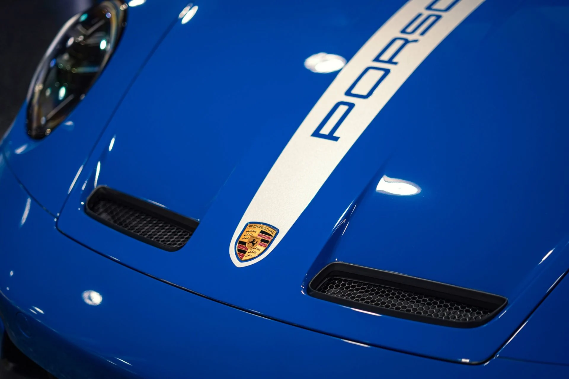 mph014_3091619463_Used_2026_Porsche_911_GT_3_Touring_Lugano_Blue_Lightweight_Package_1777381470_f5f94a5f5f