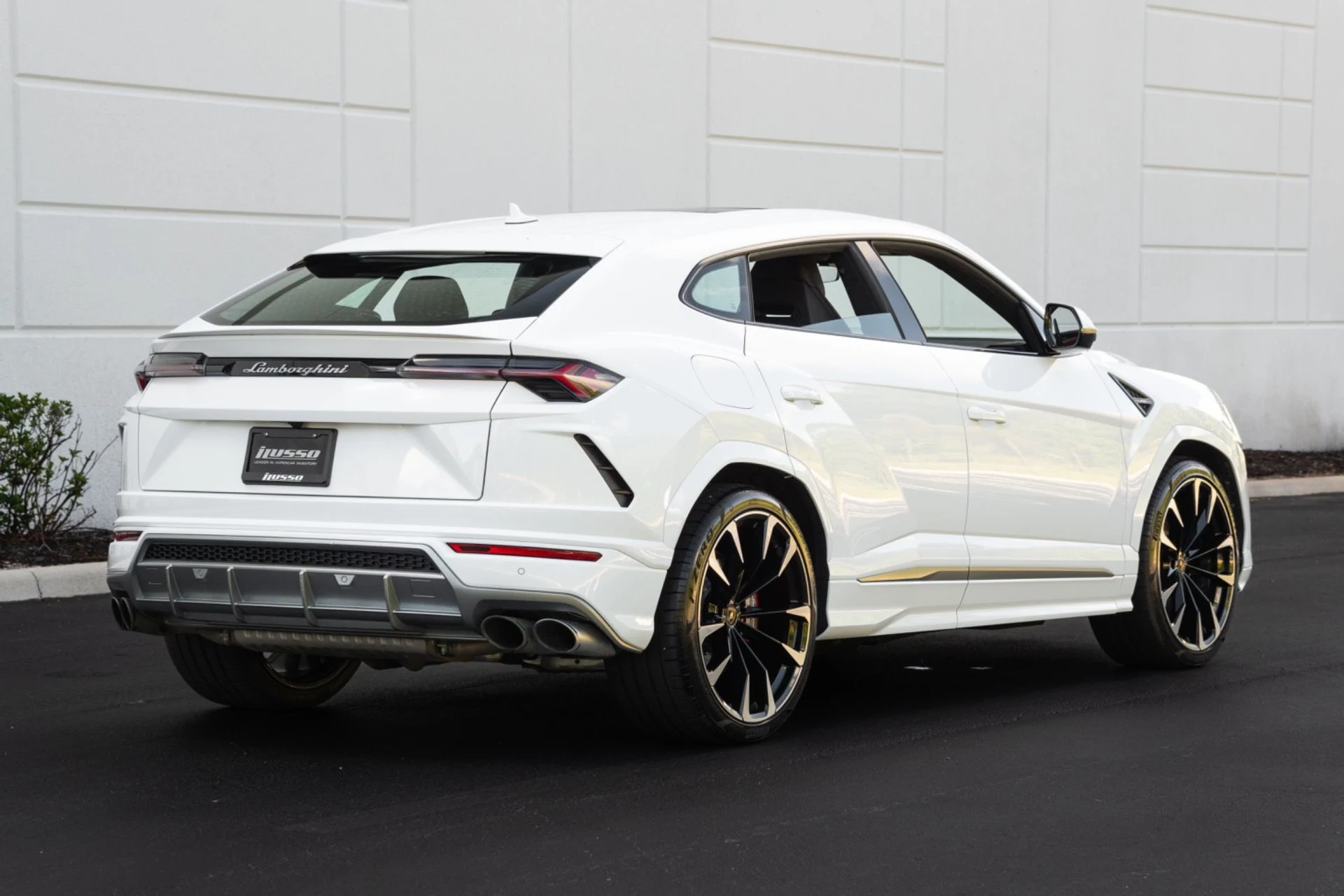 mph014_3093149082_Used_2022_Lamborghini_Urus_1778780626_779554befd