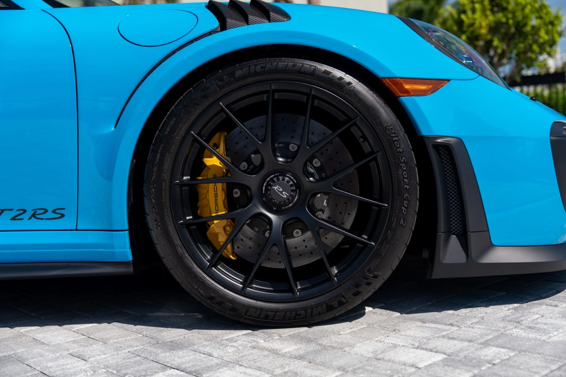 mph014_3095958722_Used_2018_Porsche_911_GT_2_RS_1791309729_4483bd062b