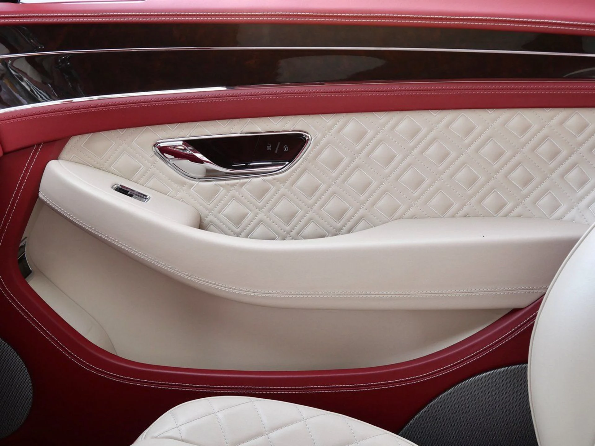 mph014_3097448935_17b9b162b4cbd8031aadf740c8410f8ex_86b7c02048