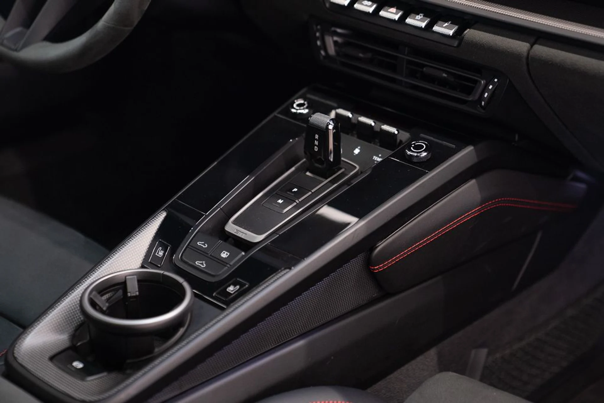 mph014_3109723455_porsche_911_2023_jpg_v_1770126807_5792f15ba4