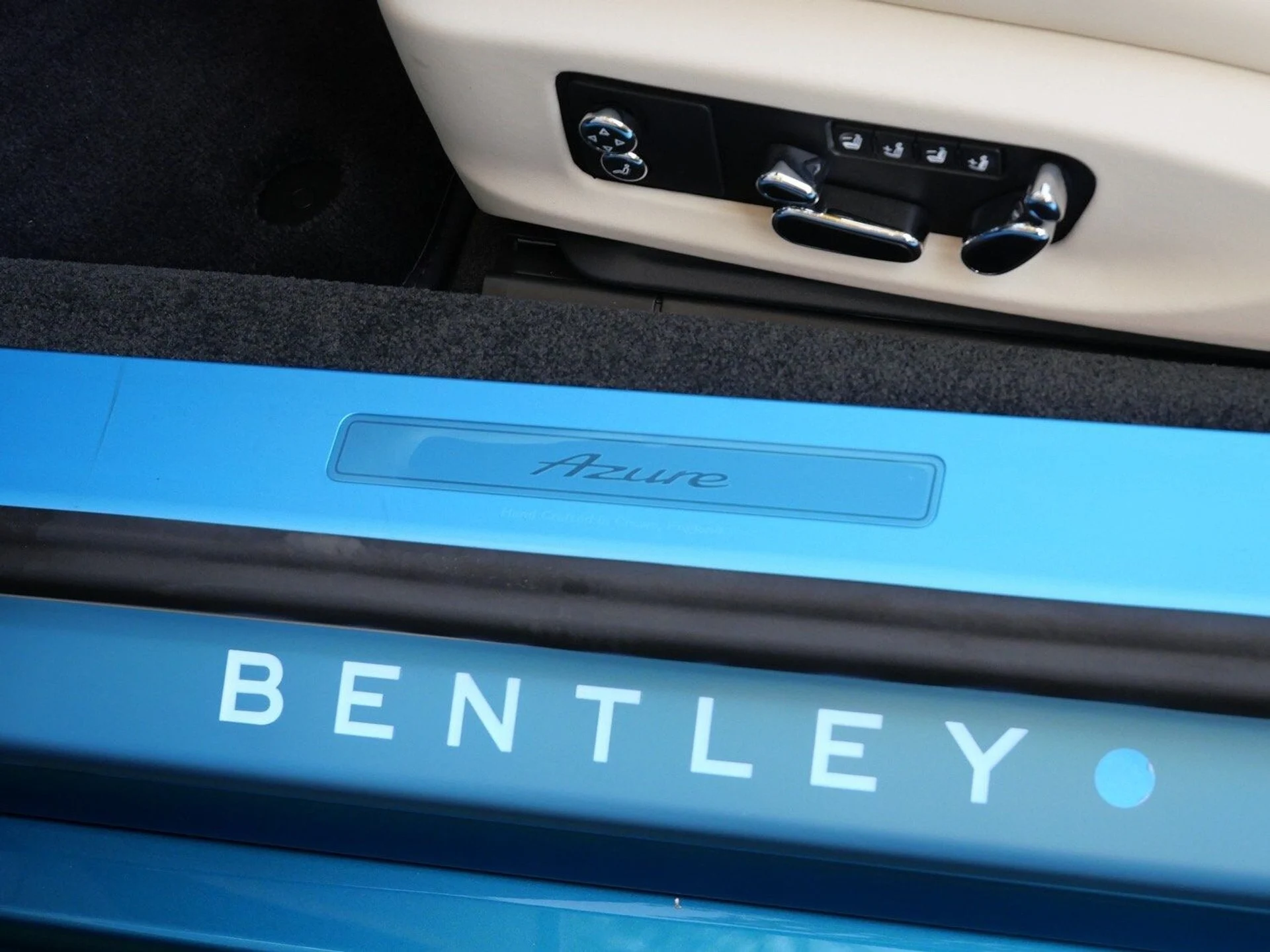 mph014_3120605745_6f0083772cfaaa2bba9d5eb231933cd8x_f0df3e317f