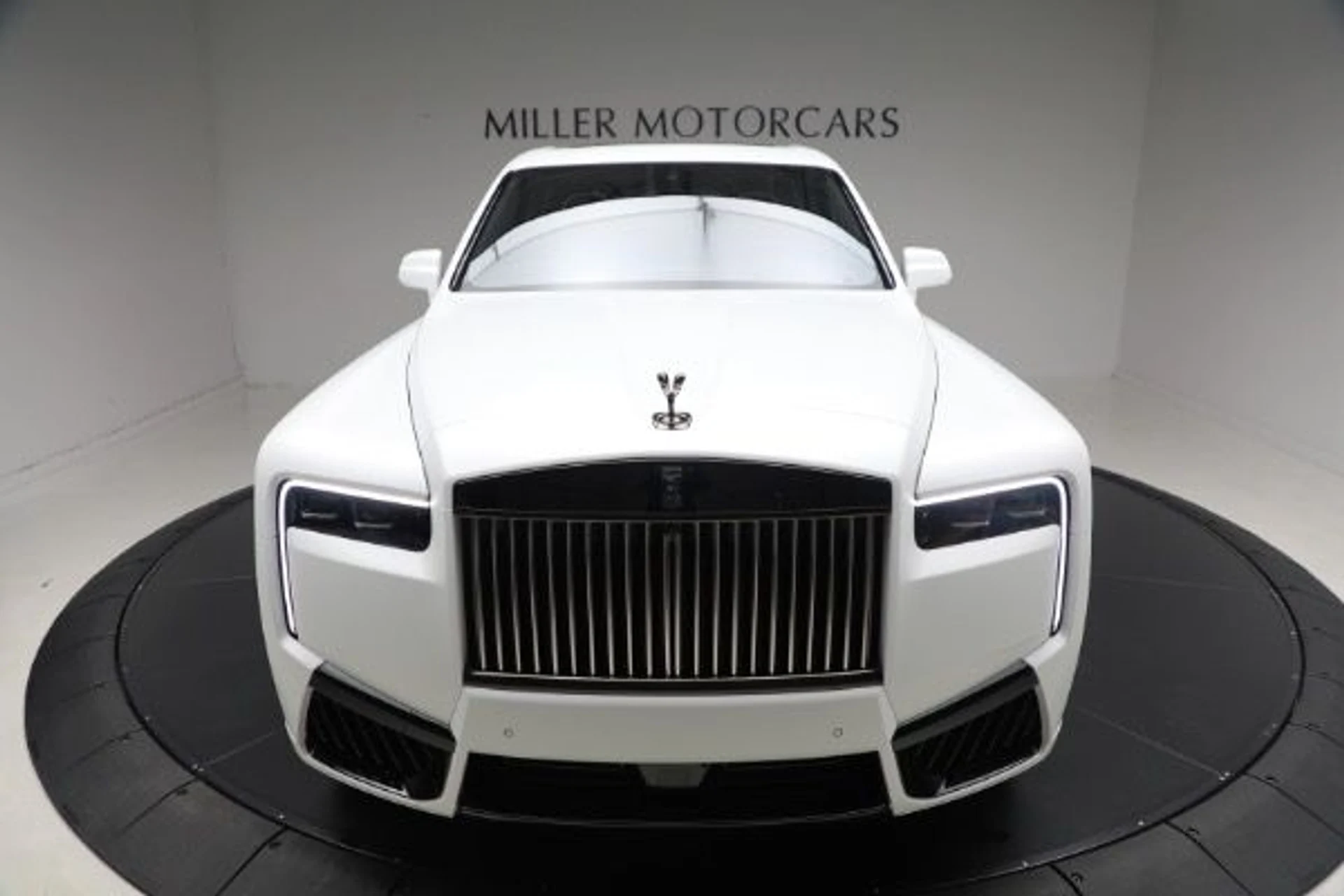 mph014_3122337784_Used_2025_Rolls_Royce_Black_Badge_Cullinan_6049ce7f02