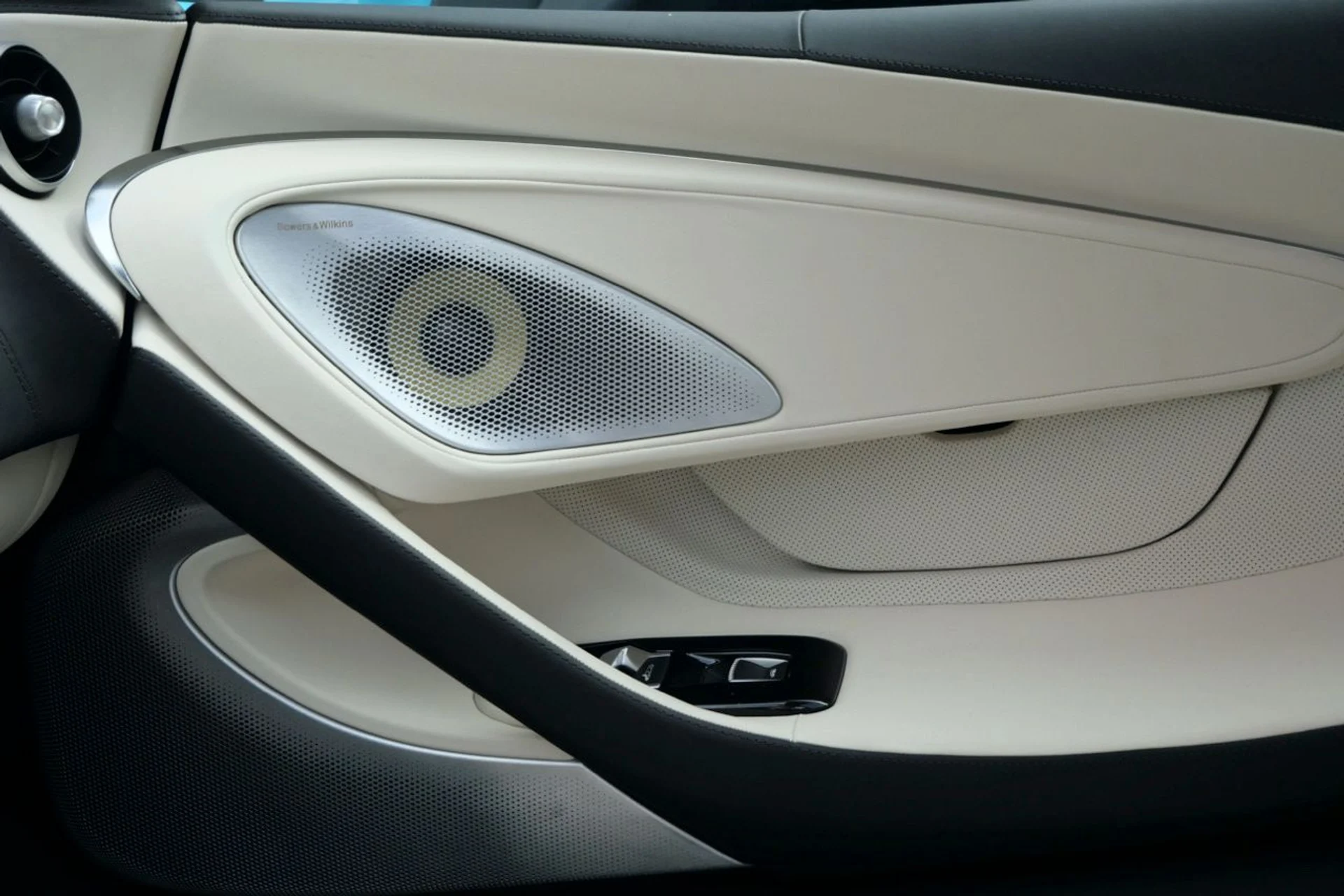 mph014_3123196797_6b93053474627033cac19b90ad56d81ex_2eac9eb649