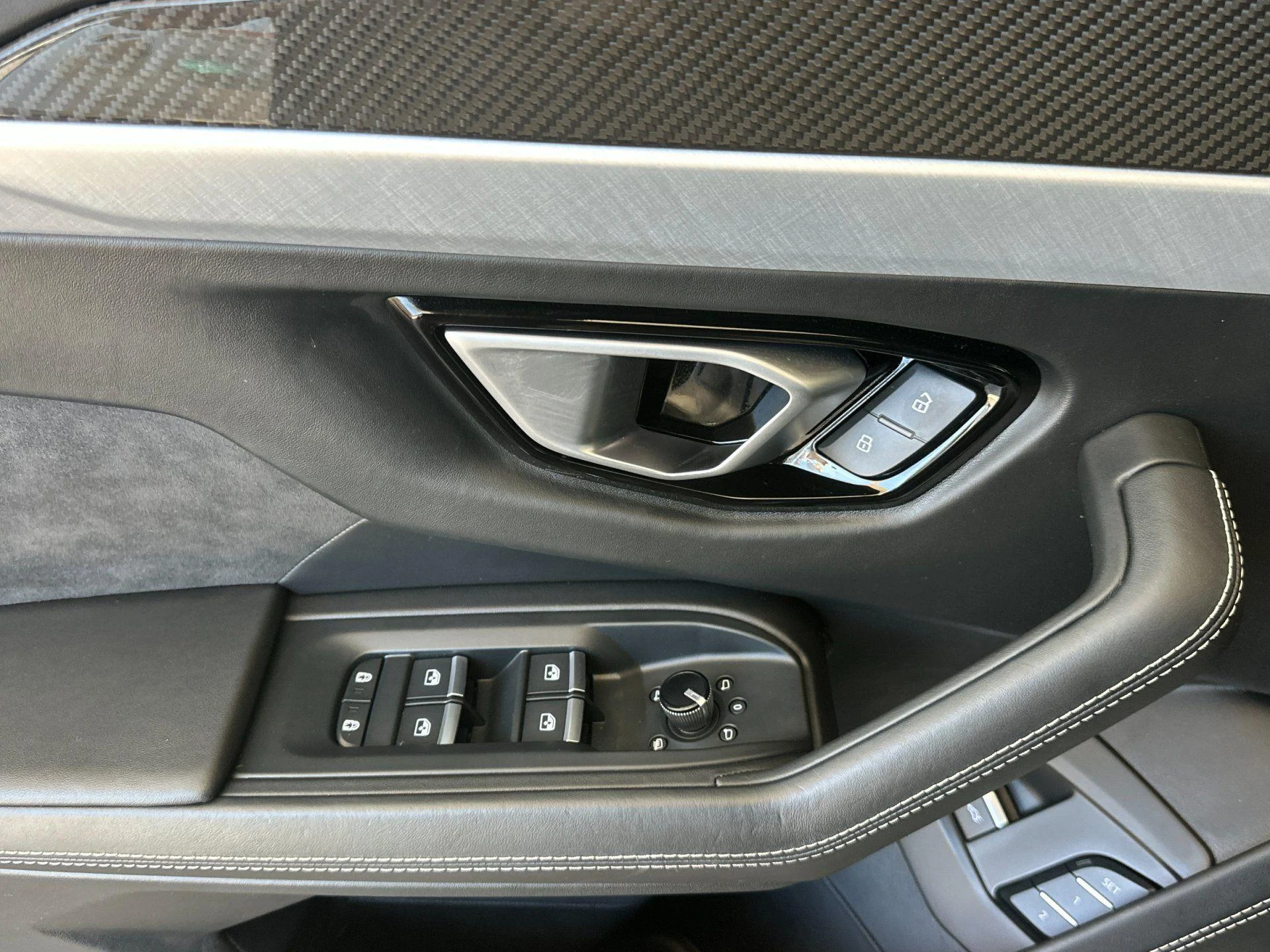 mph014_3128569068_Used_2021_Lamborghini_Urus_1785318267_f0d933191d