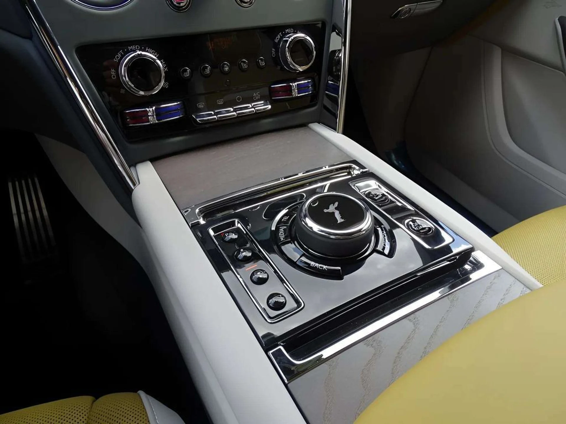 mph014_3135720758_6e263f1da1e75dd6bd66616c985532aax_ee667a2a50