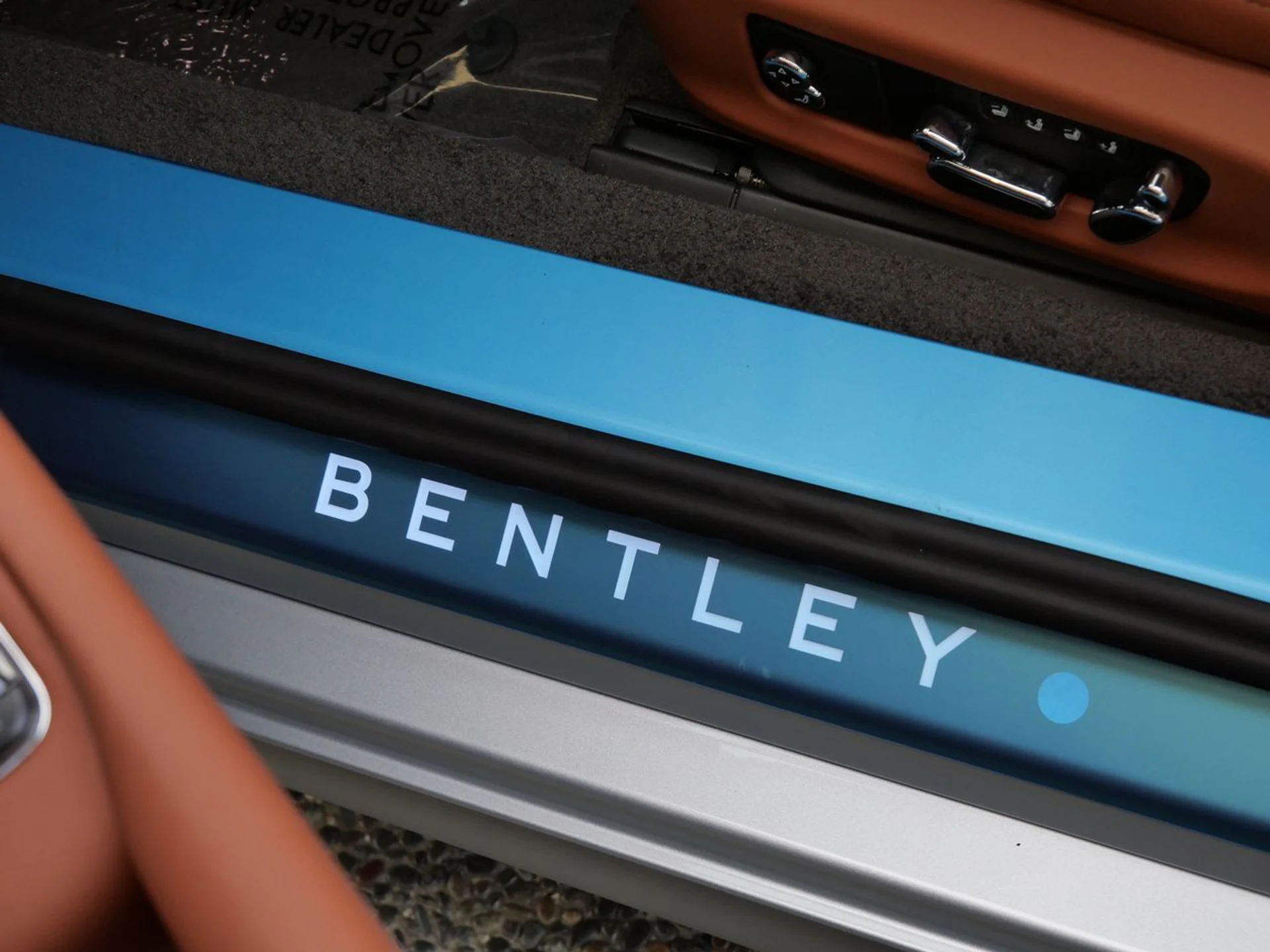 mph014_3136931651_22017a5a0c8363b9ce8f605521162bdex_8f19205c76