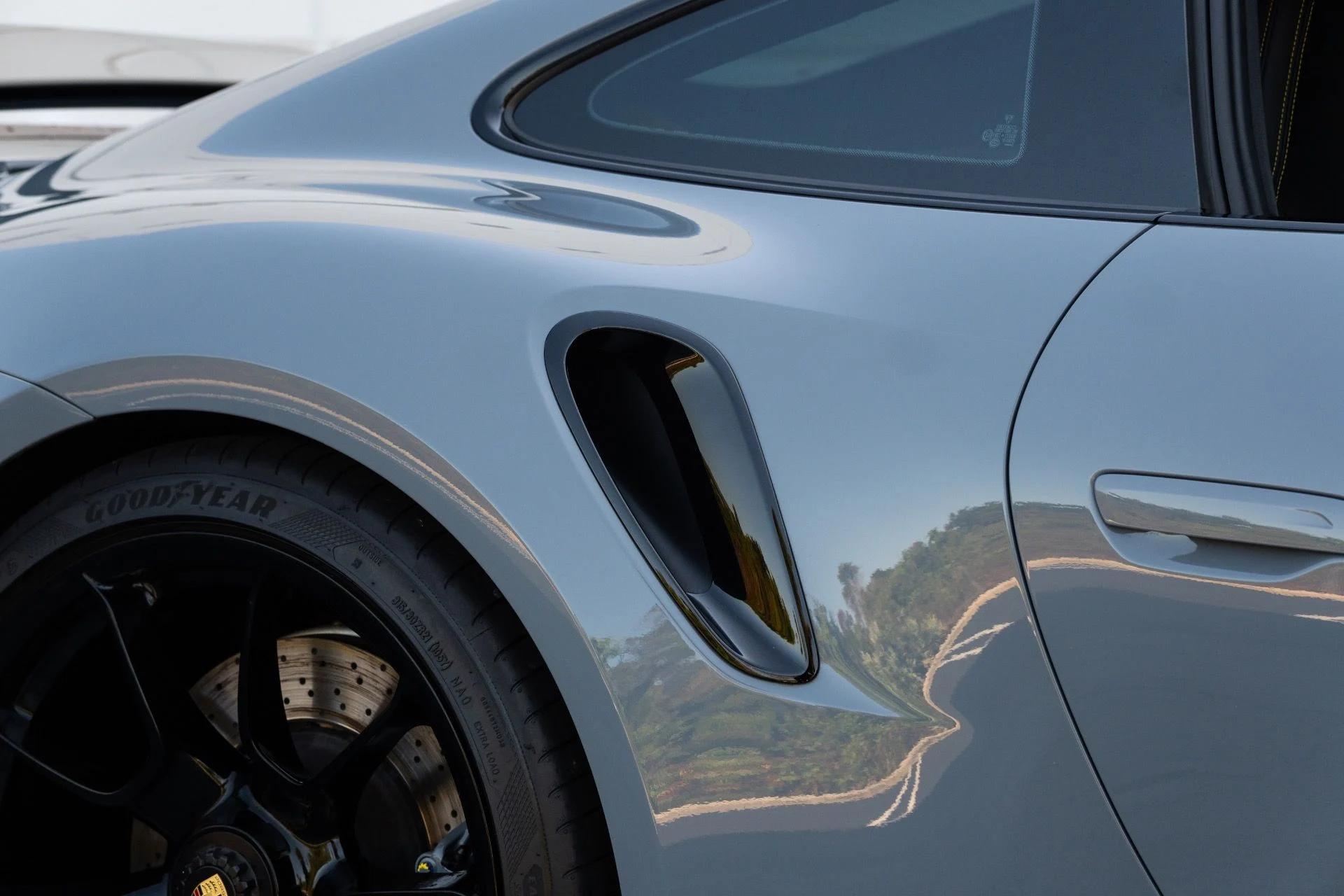 mph014_3138162750_Used_2023_Porsche_911_Turbo_1772073632_4ef2299a7d