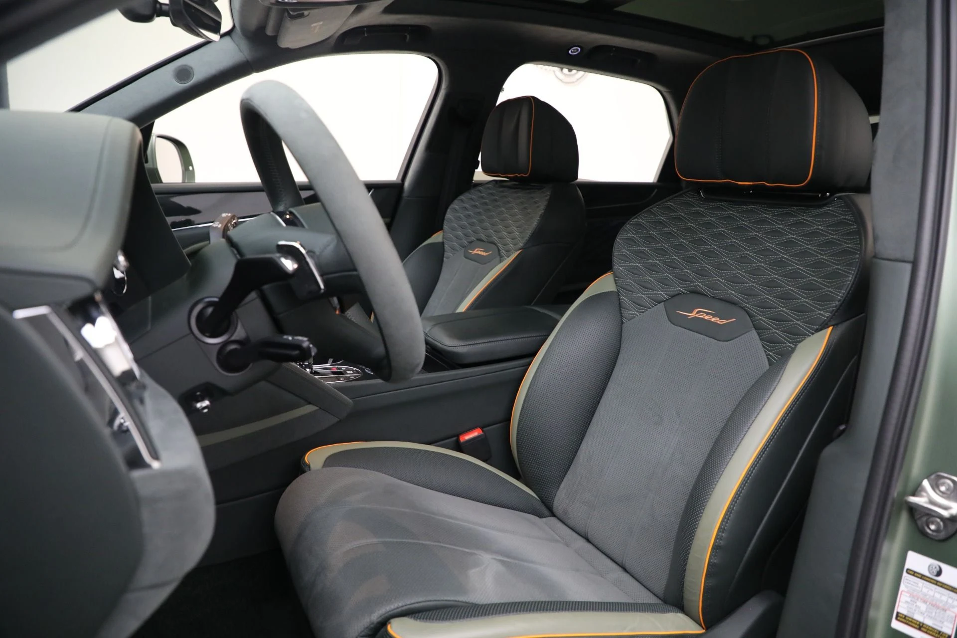 mph014_3143609540_New_2027_BENTLEY_BENTAYGA_SPEED_1761837159_4eb267c3d6