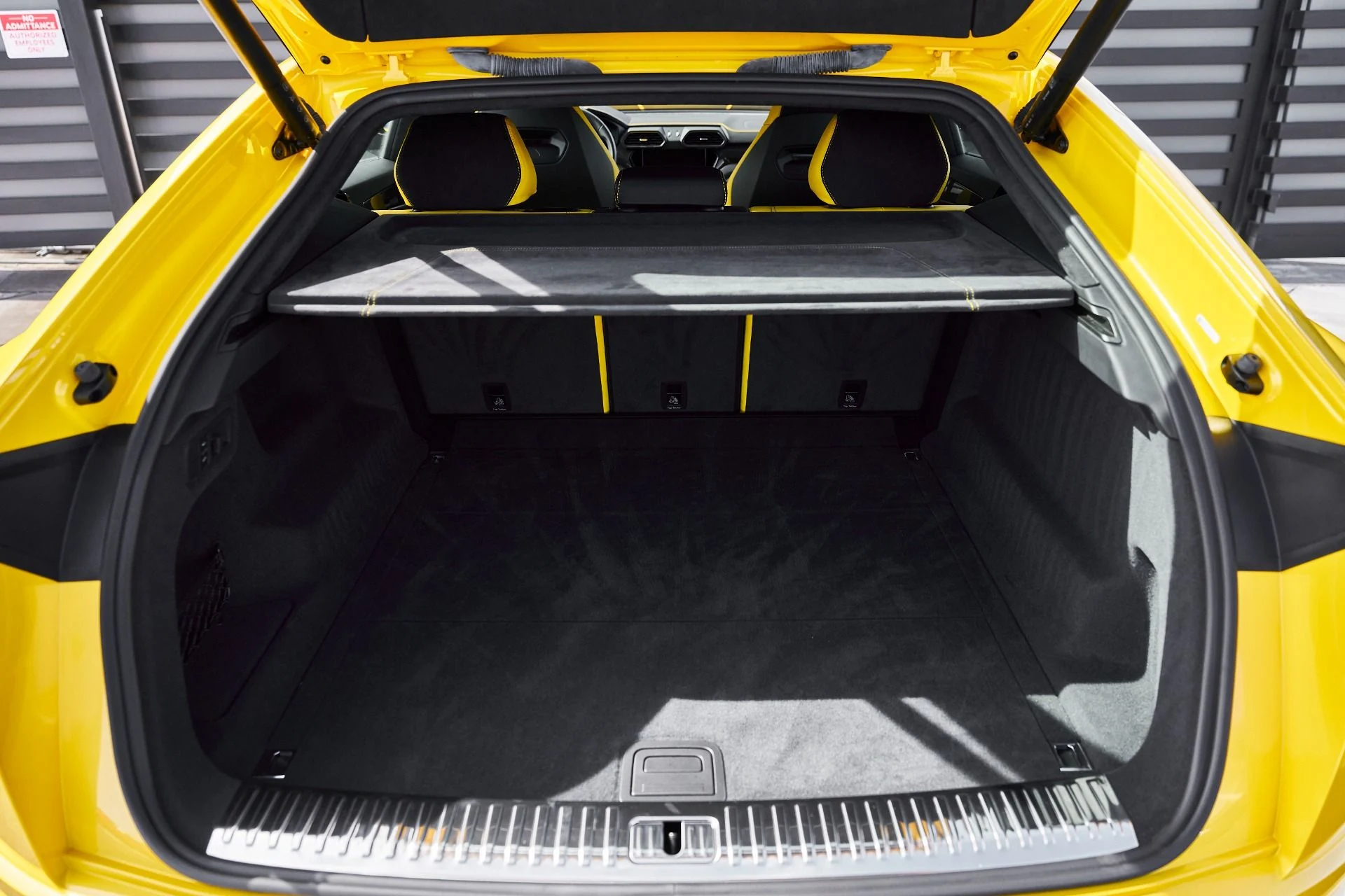 mph014_3147350450_Used_2021_Lamborghini_Urus_Pearl_Capsule_1772843449_7c22fded89