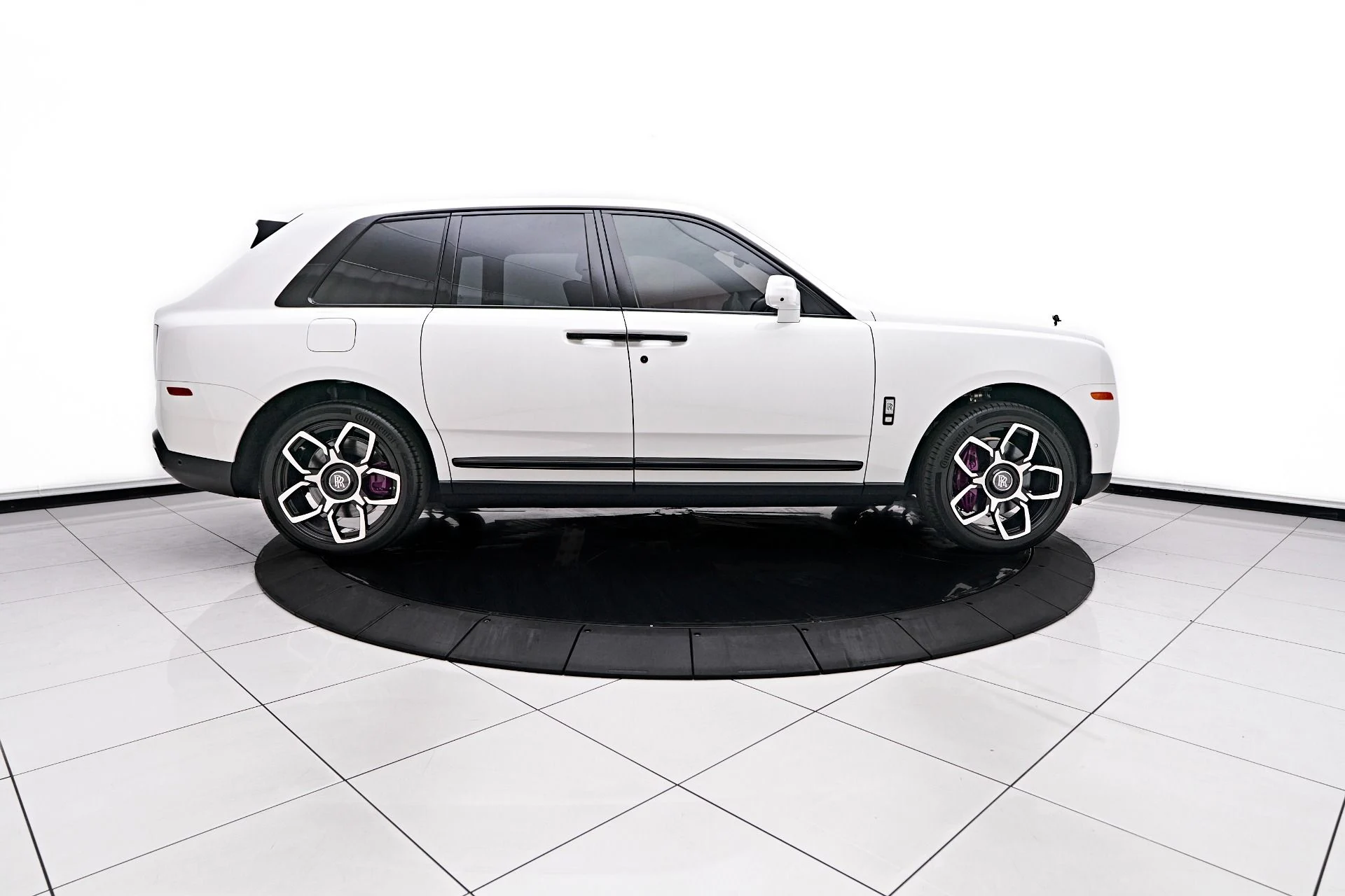 mph014_3148977326_Used_2024_Rolls_Royce_Cullinan_Base_1754099306_6e56fa4558