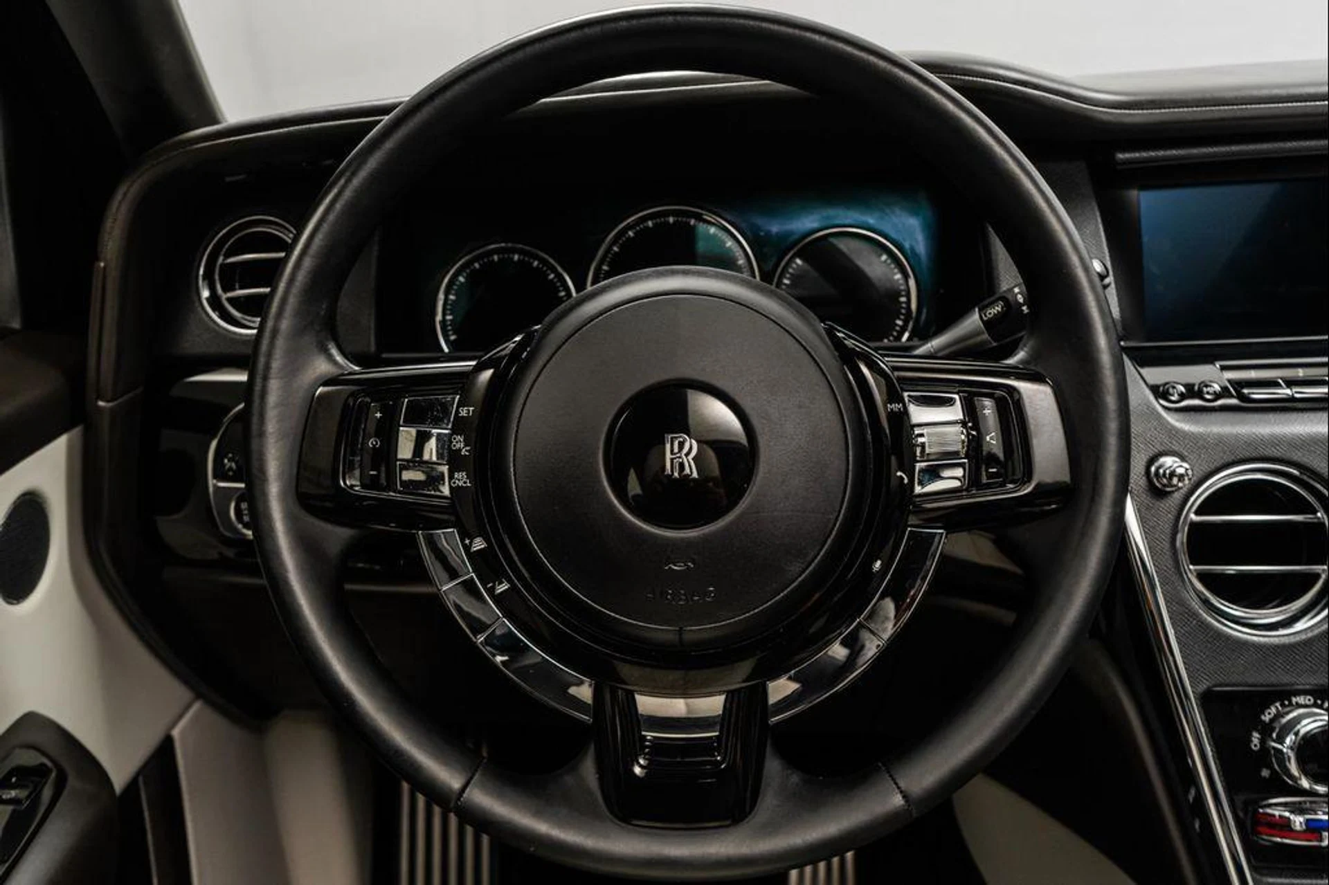 mph014_3156202487_Rb_PD_Wx_R032yt_QU_Dp1_E_VQ_Ev_H8w_M_c10dbbe08d