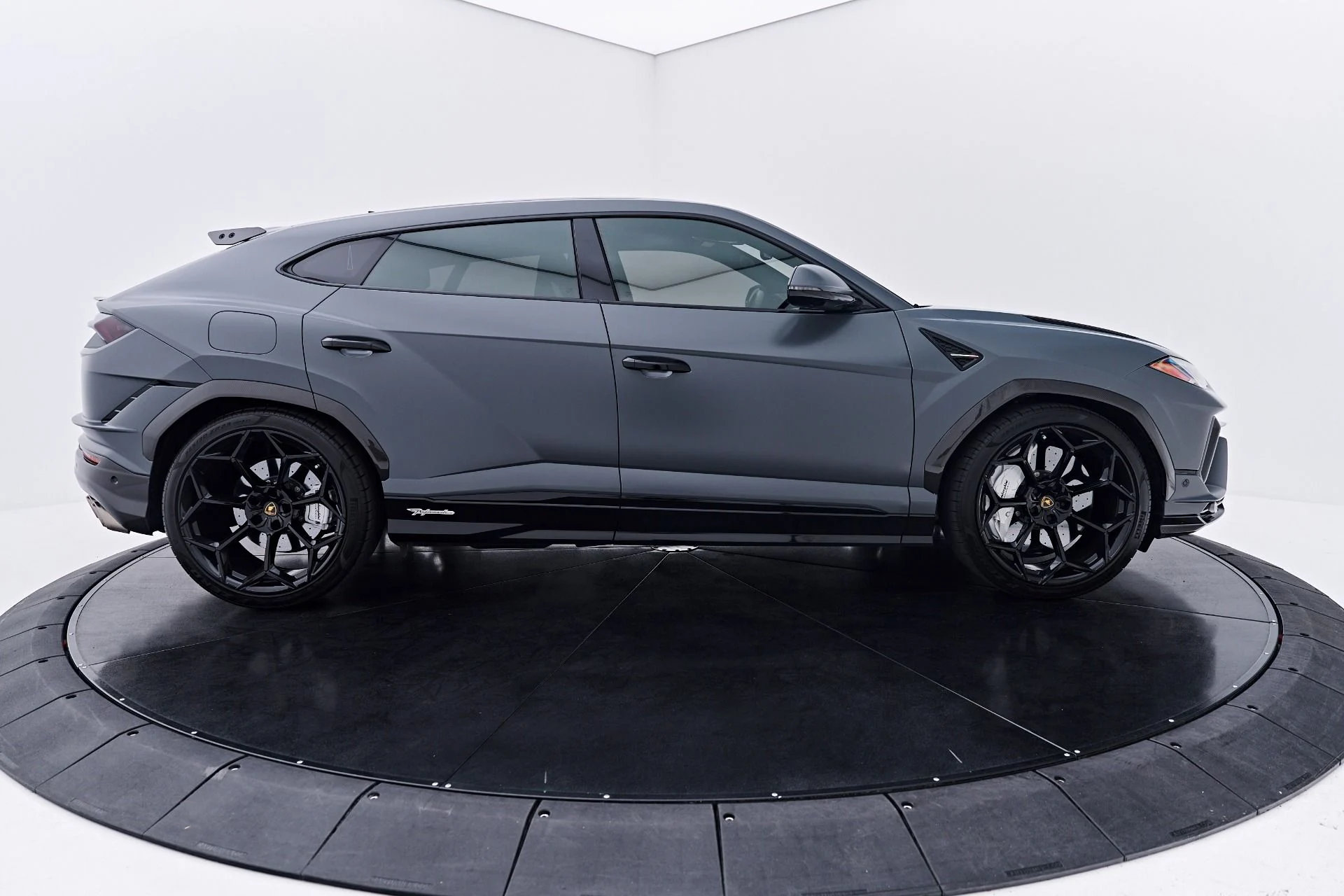 mph014_3156535978_Used_2023_Lamborghini_Urus_Performante_1785711146_14e646d3c7