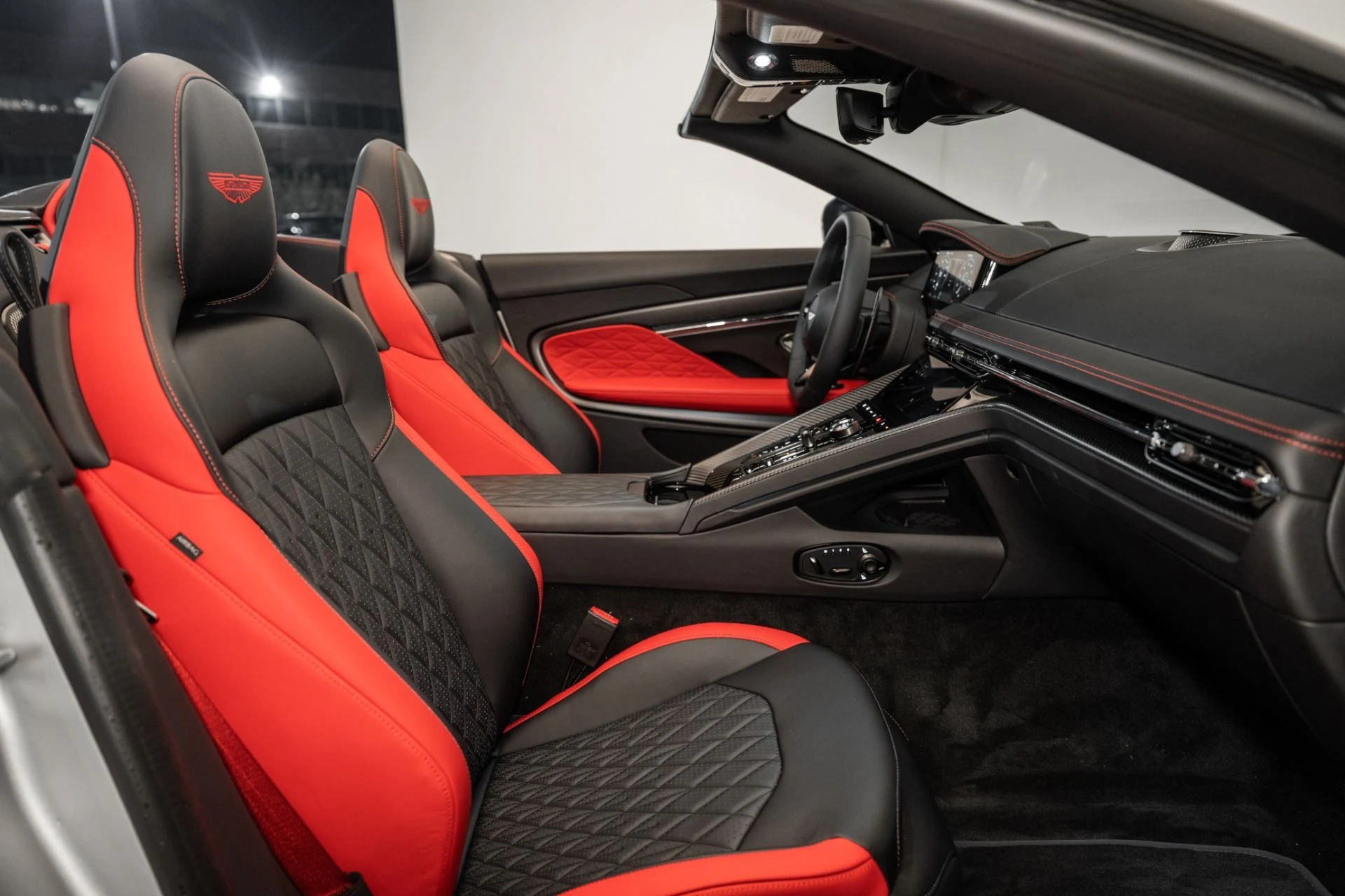 mph014_3156801558_New_2025_Aston_Martin_DB_12_Volante_1735316524_b5c329069f