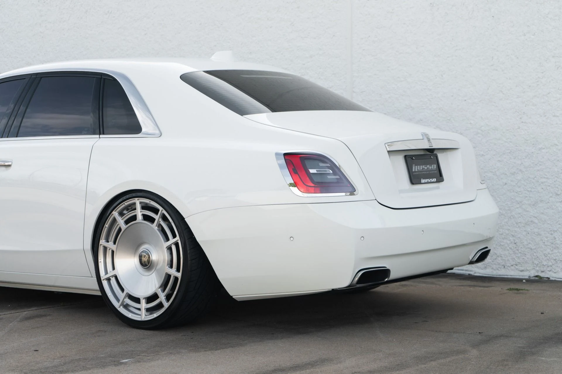 mph014_3162854717_Used_2022_Rolls_Royce_Ghost_1771452003_c742242479