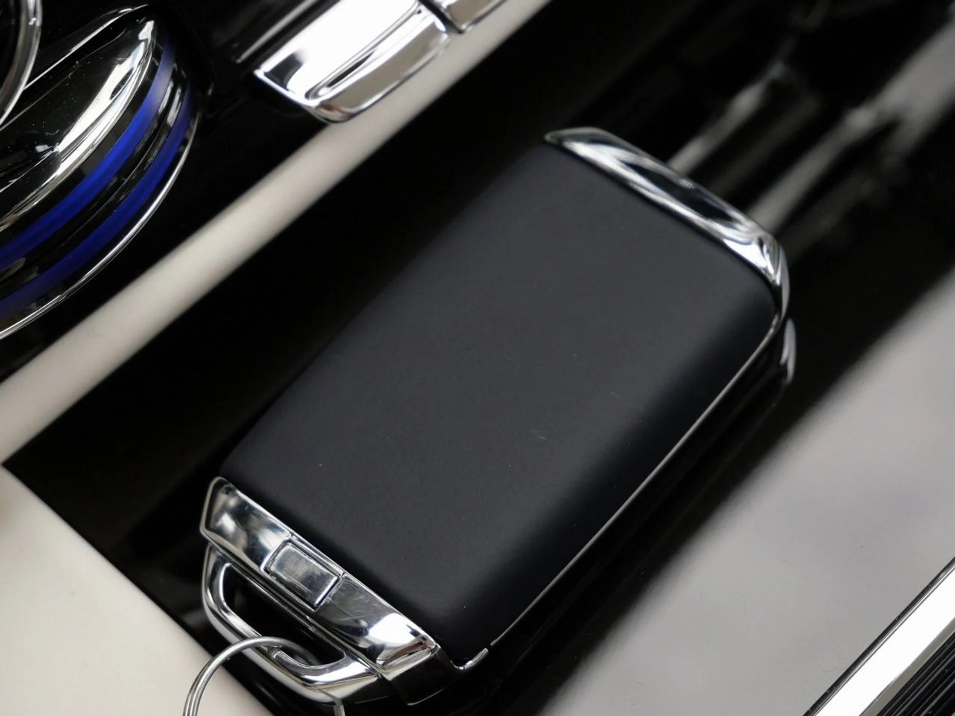 mph014_3169772800_72e825366c1980a88adccb59205ec71ax_16cf7068df