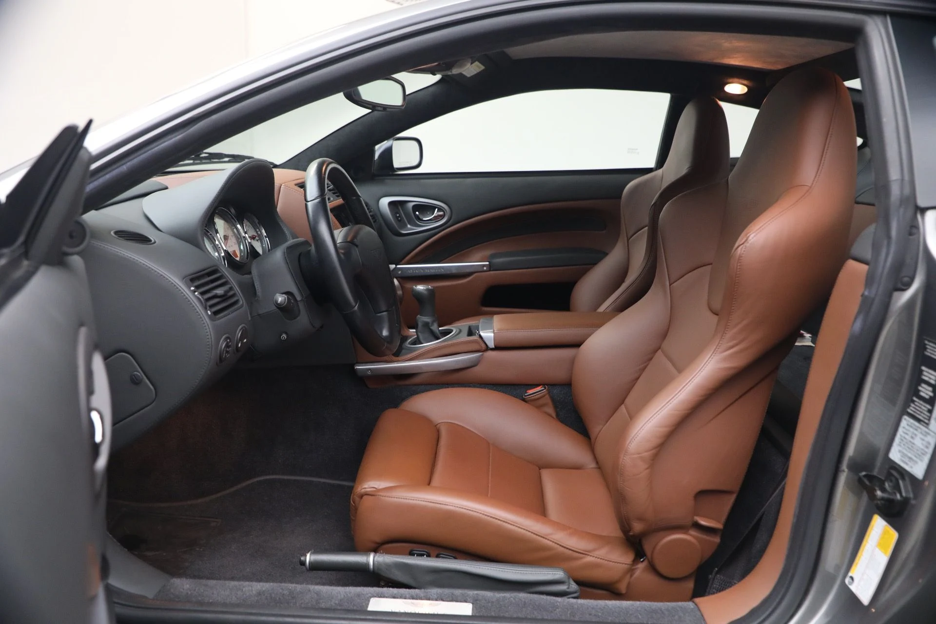 mph014_3172891346_Used_2006_Aston_Martin_V12_Vanquish_S_1792851745_ff65161e23
