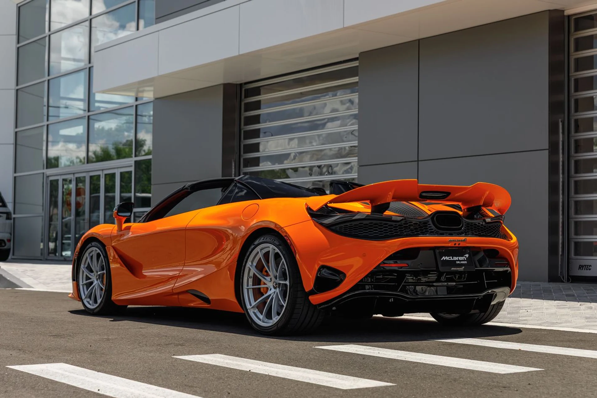mph014_3173590700_Used_2024_Mc_Laren_750_S_Spider_5119c33145