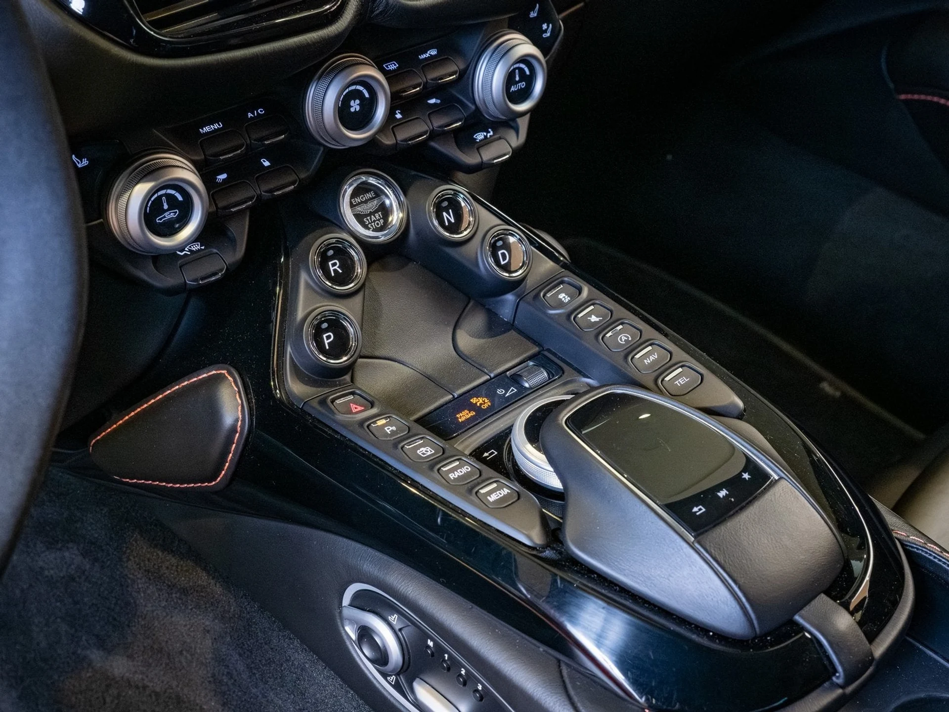 mph014_3176811778_15_3004e9f3bd