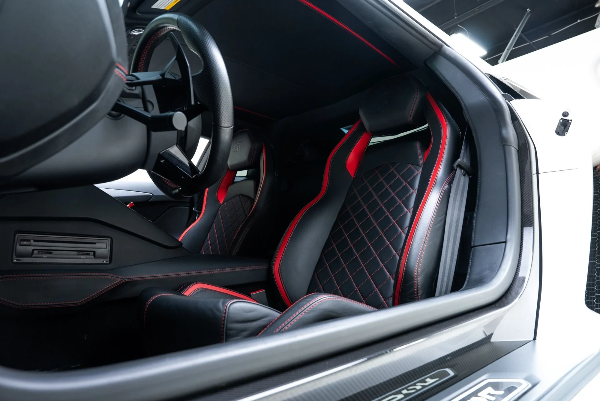 mph014_3179033802_Used_2017_Lamborghini_Aventador_LP_740_4_S_1775604663_d035881275