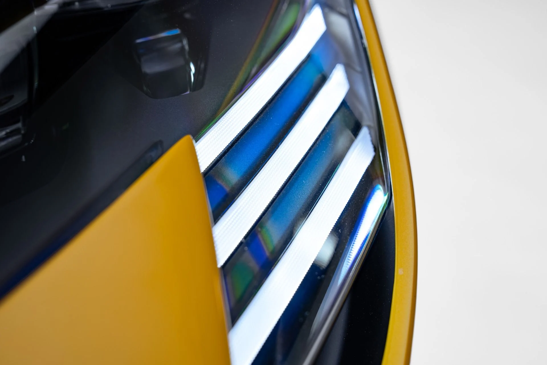 mph014_3186093521_Used_2023_Ferrari_SF_90_Spider_1773351376_c240a20492