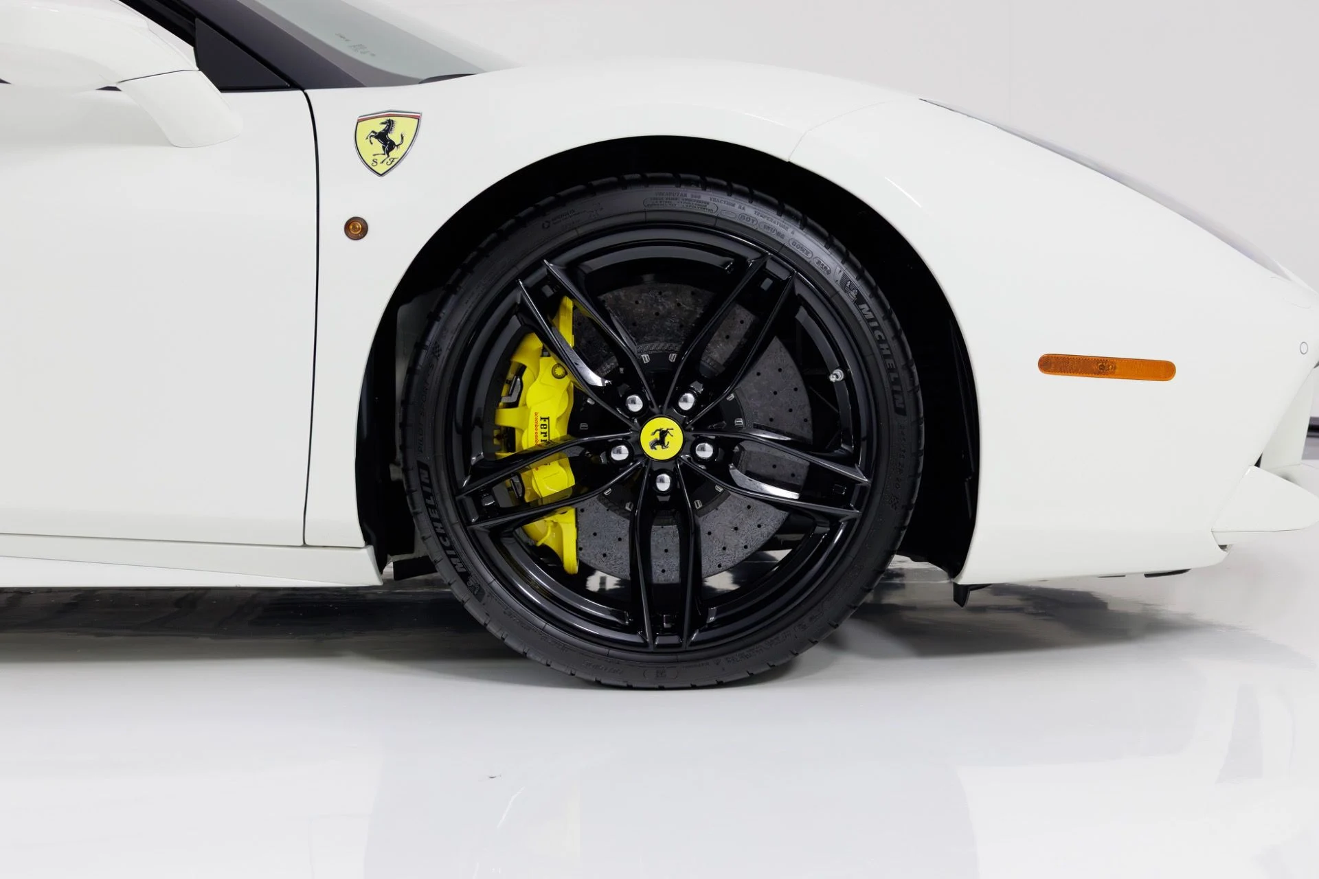 mph014_3191332124_Used_2018_Ferrari_488_Spider_1768934431_717acd61ed