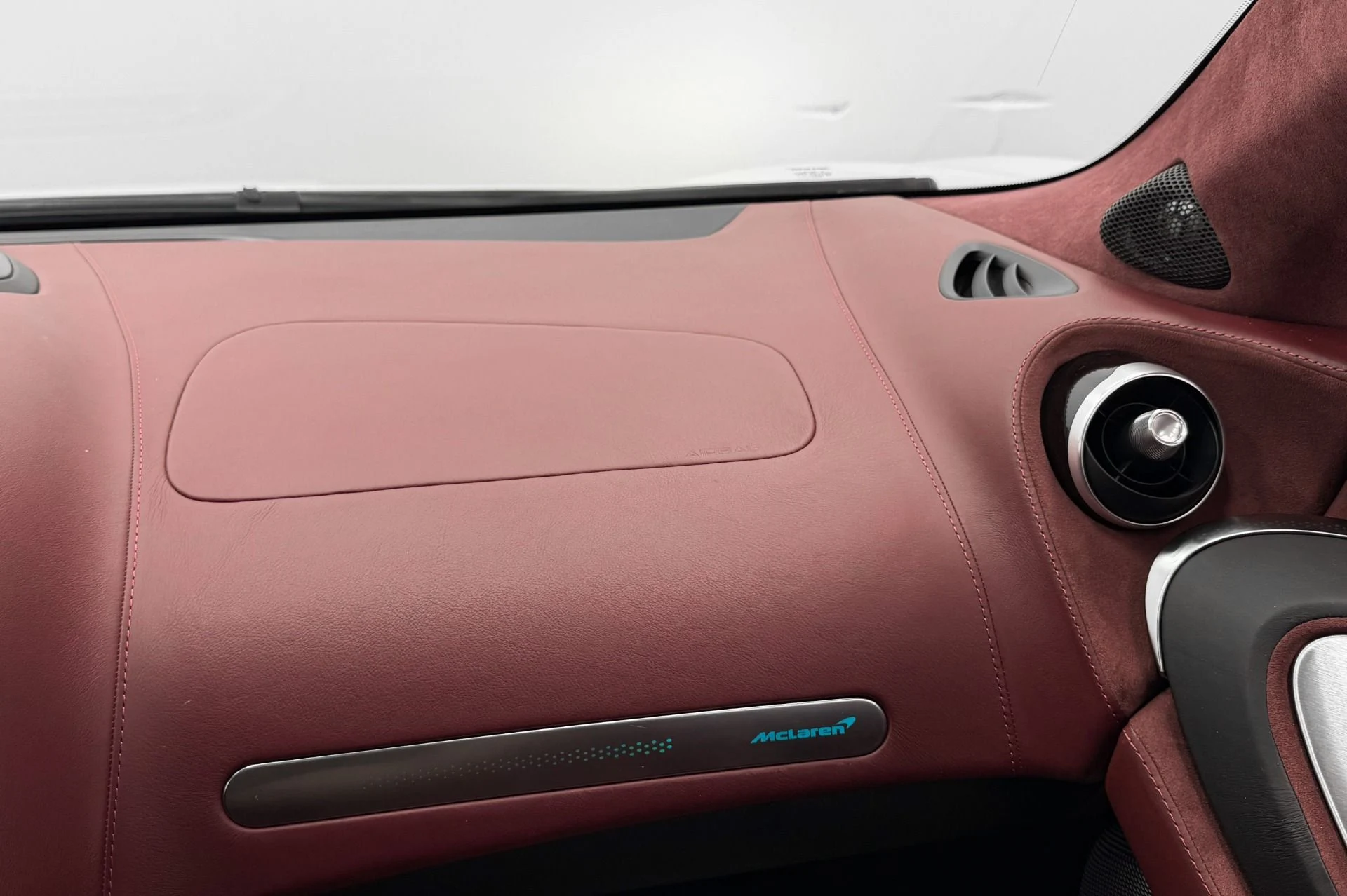 mph014_319722216_Used_2021_Mc_Laren_GT_Leather_and_Alcantara_Interior_Bowers_and_Wilkins_Audio_1785172366_18ee0661a5