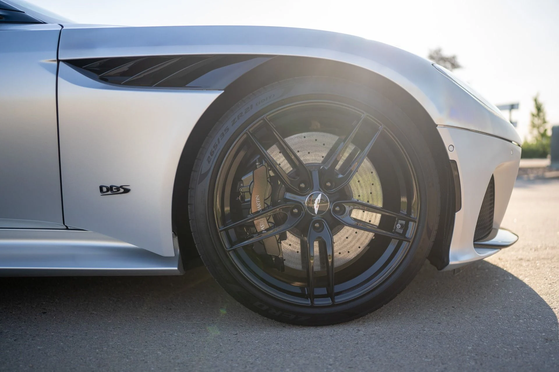 mph014_3199363693_Used_2020_Aston_Martin_DBS_Superleggera_1782927184_939d503fde