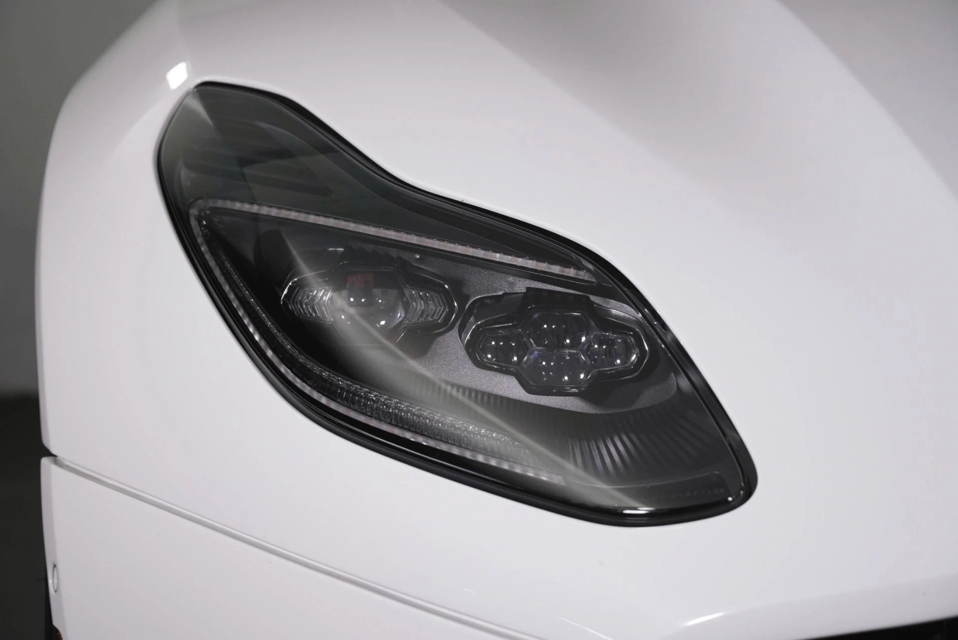 mph014_3206649507_Used_2023_Aston_Martin_DB_11_V8_1785747410_a302f5c2e4
