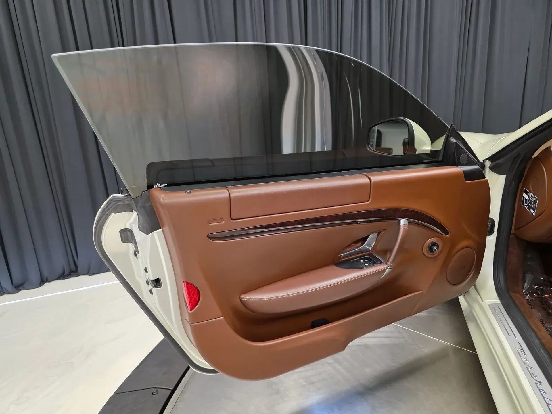 mph014_3207031839_51bf8e25_f26a_4e4e_9b1a_431672486ee7_e9d5d9c3d5