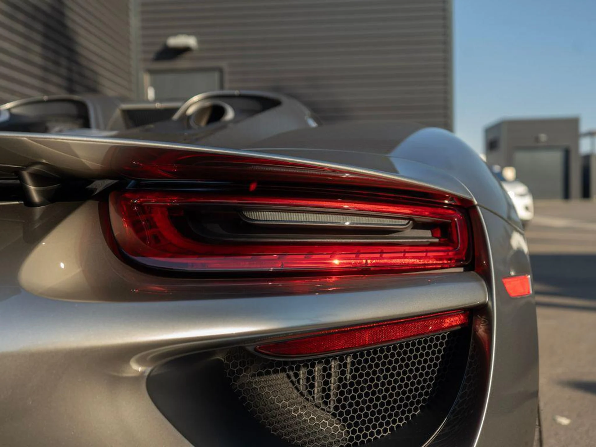 mph014_3214516685_m_EO_S_Uo_EEM_1_Eqdpq_Nt_Dsta_BL_1_A_9972878f38