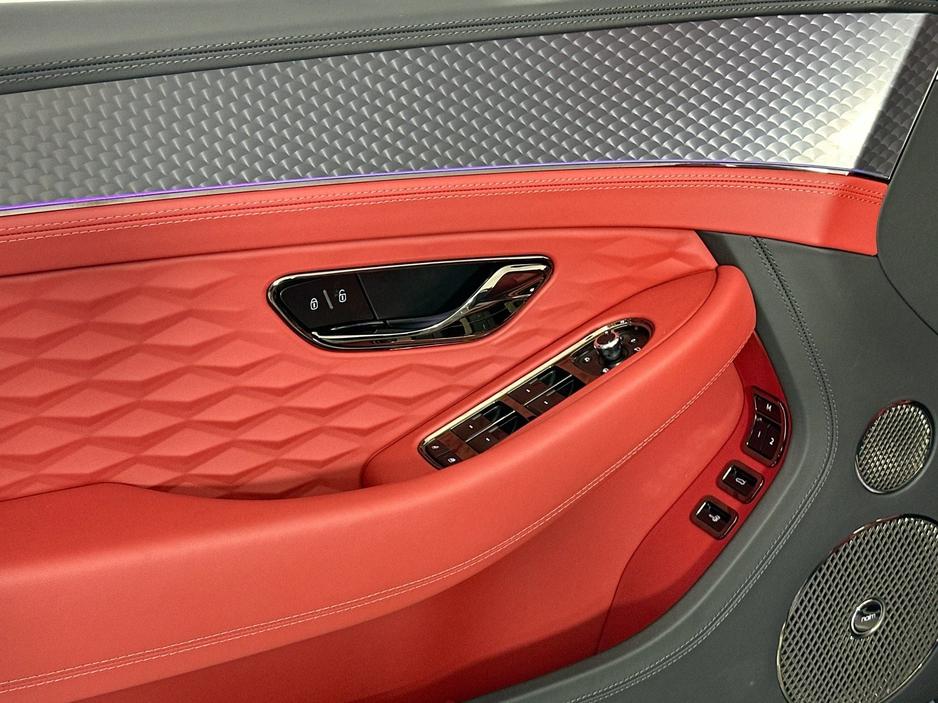 mph014_3230187645_15_eb2223f343