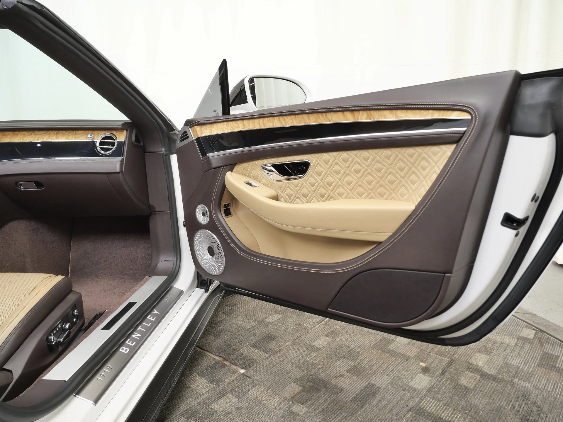 mph014_3231987243_9074d9a1737c35a848cf6616bdfd9dd3_30317dcedd