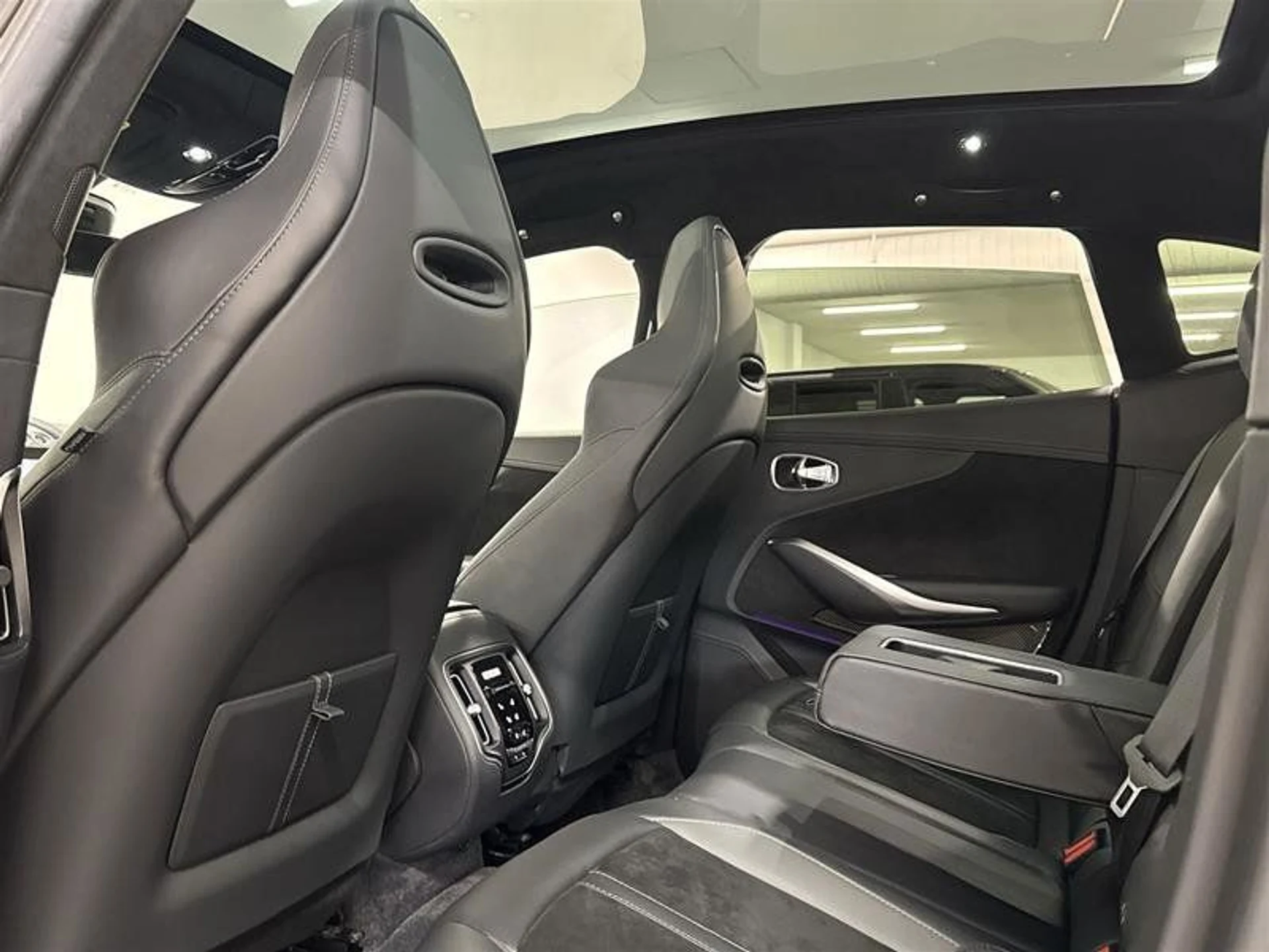 mph014_3233861827_37336024_02469_4a5hz5id_23c765929a