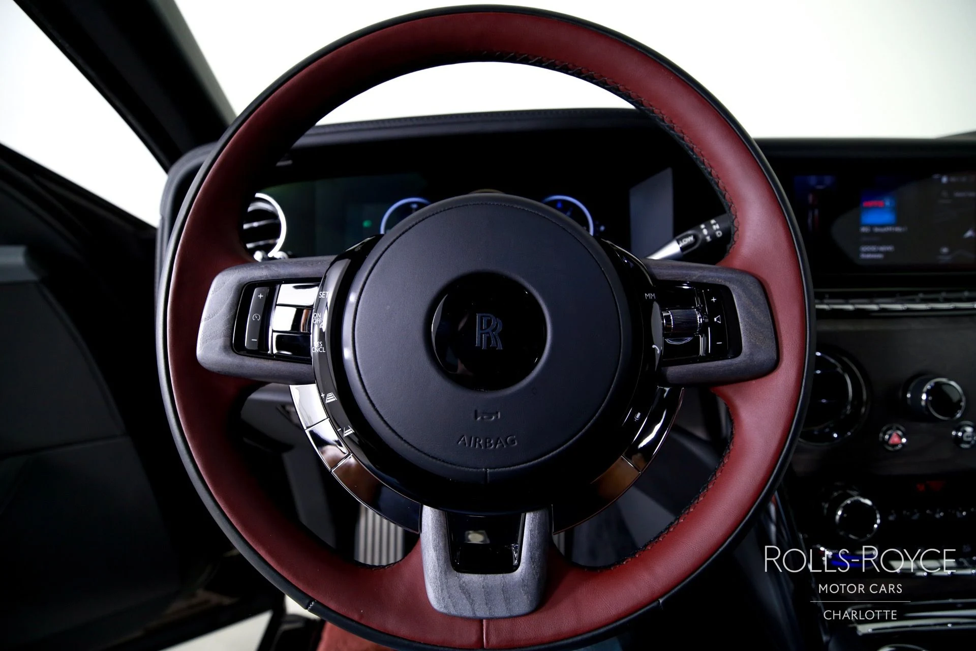 mph014_3237426105_Used_2025_Rolls_Royce_Cullinan_1757716745_b85f4a38bf