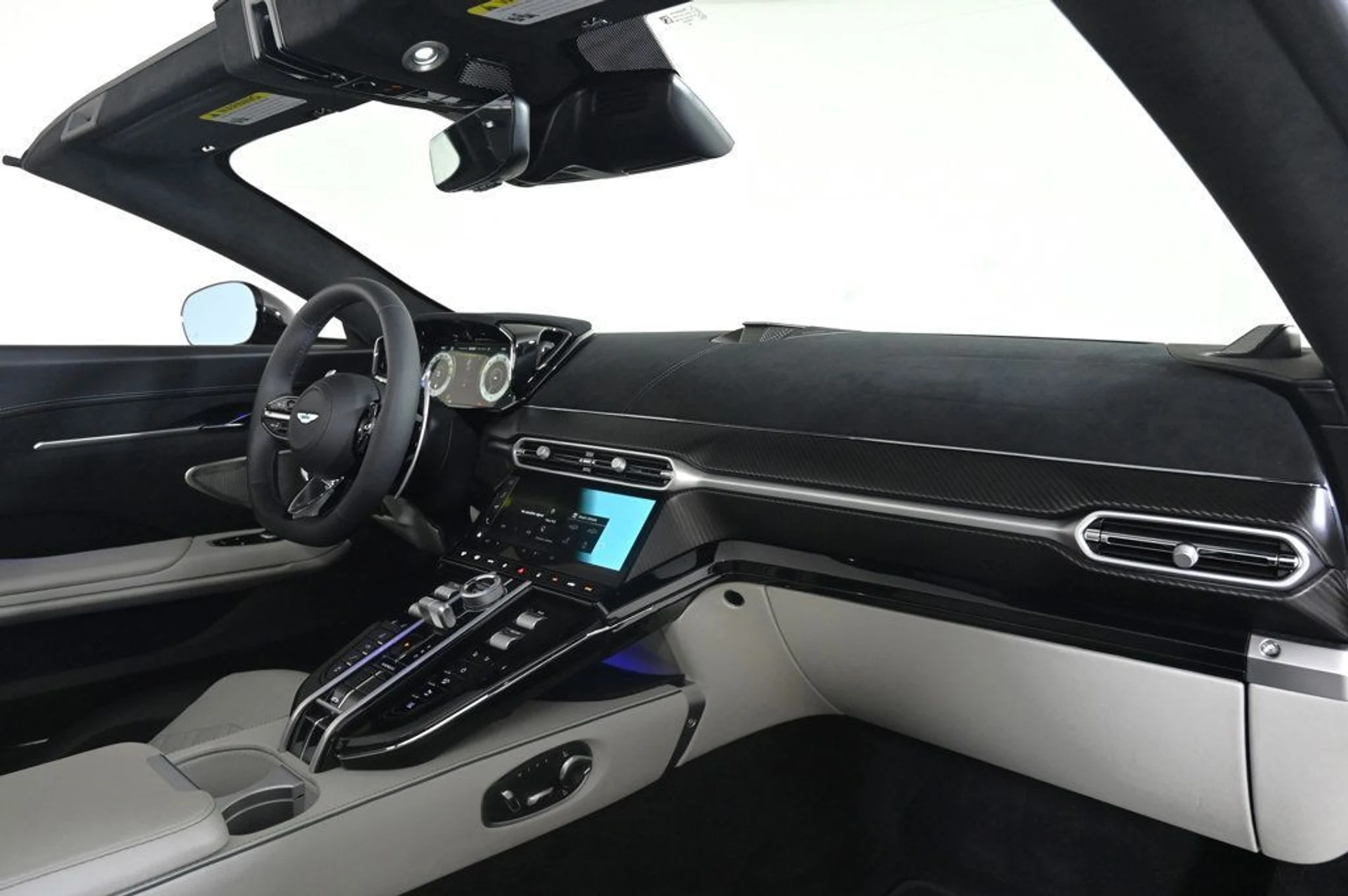 mph014_3242808726_new_2026_aston_martin_vantage_sroadster_11350_22956754_14_1024_94681ad8d5