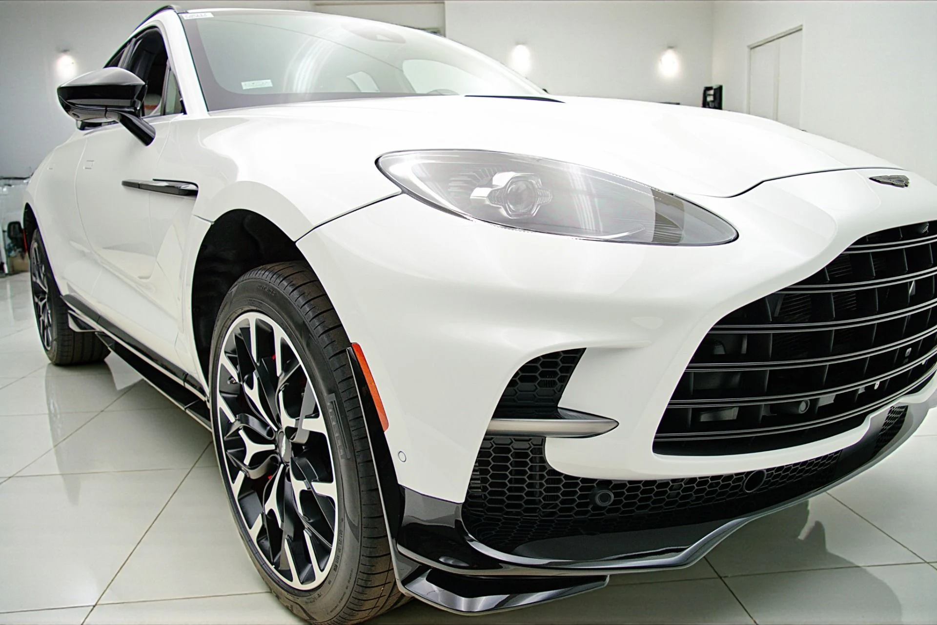 mph014_3242821802_Used_2023_Aston_Martin_DBX_707_18e3ac5679