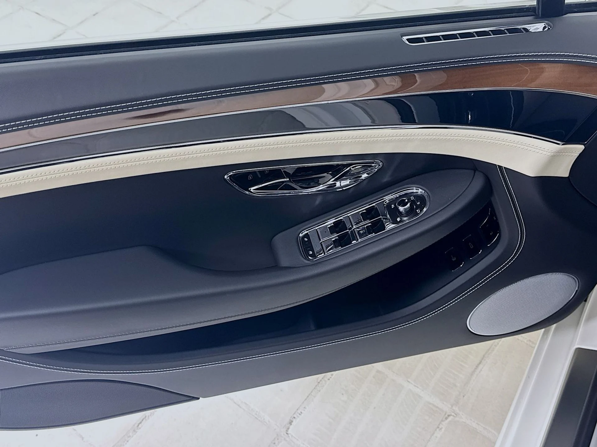 mph014_3251135374_3d1eb67ab6b42af11f34a8668770fbecx_93acc81dd1