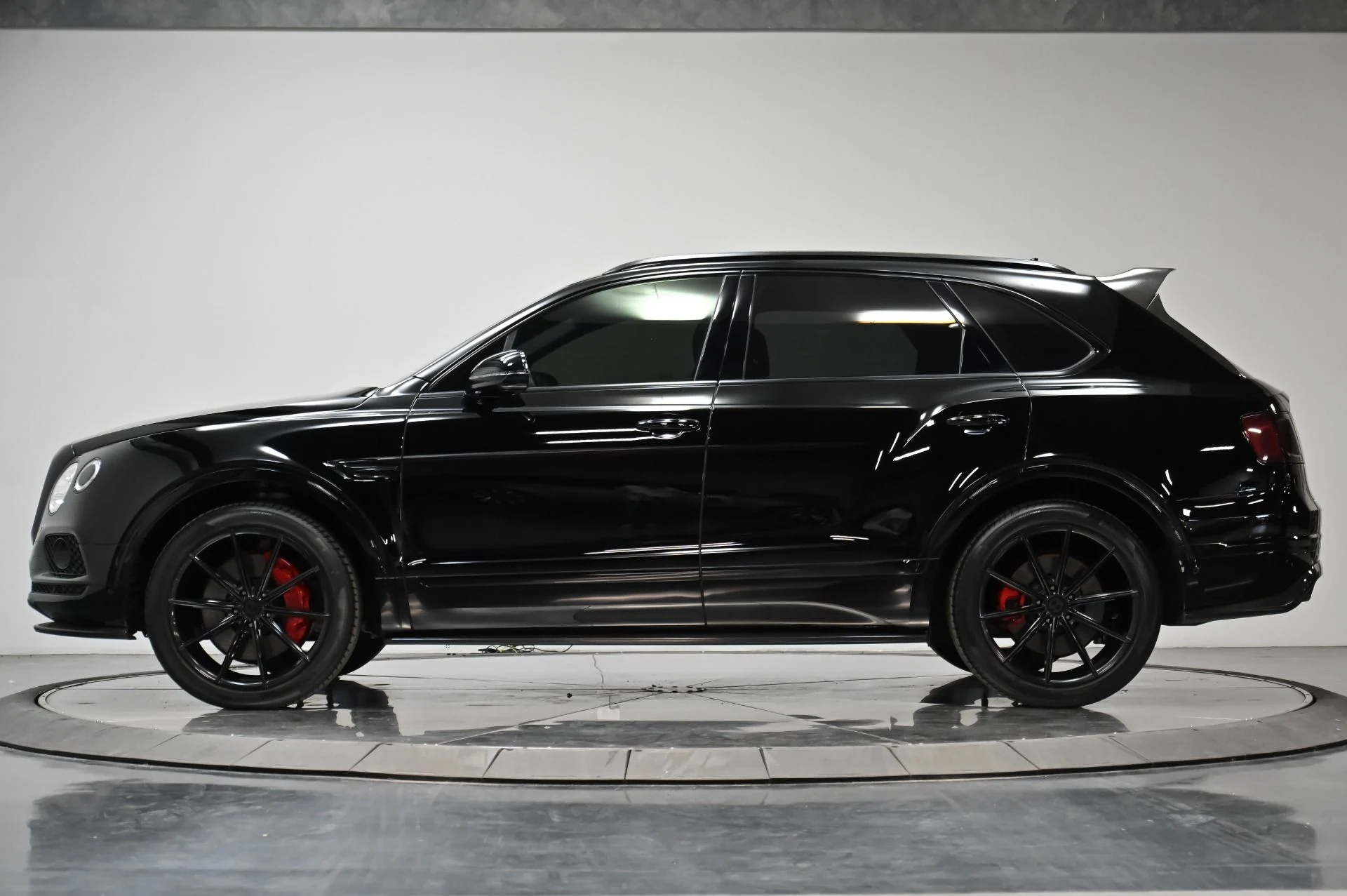 mph014_3257543663_Used_2018_Bentley_Bentayga_W12_1759788100_7ba36c87cb
