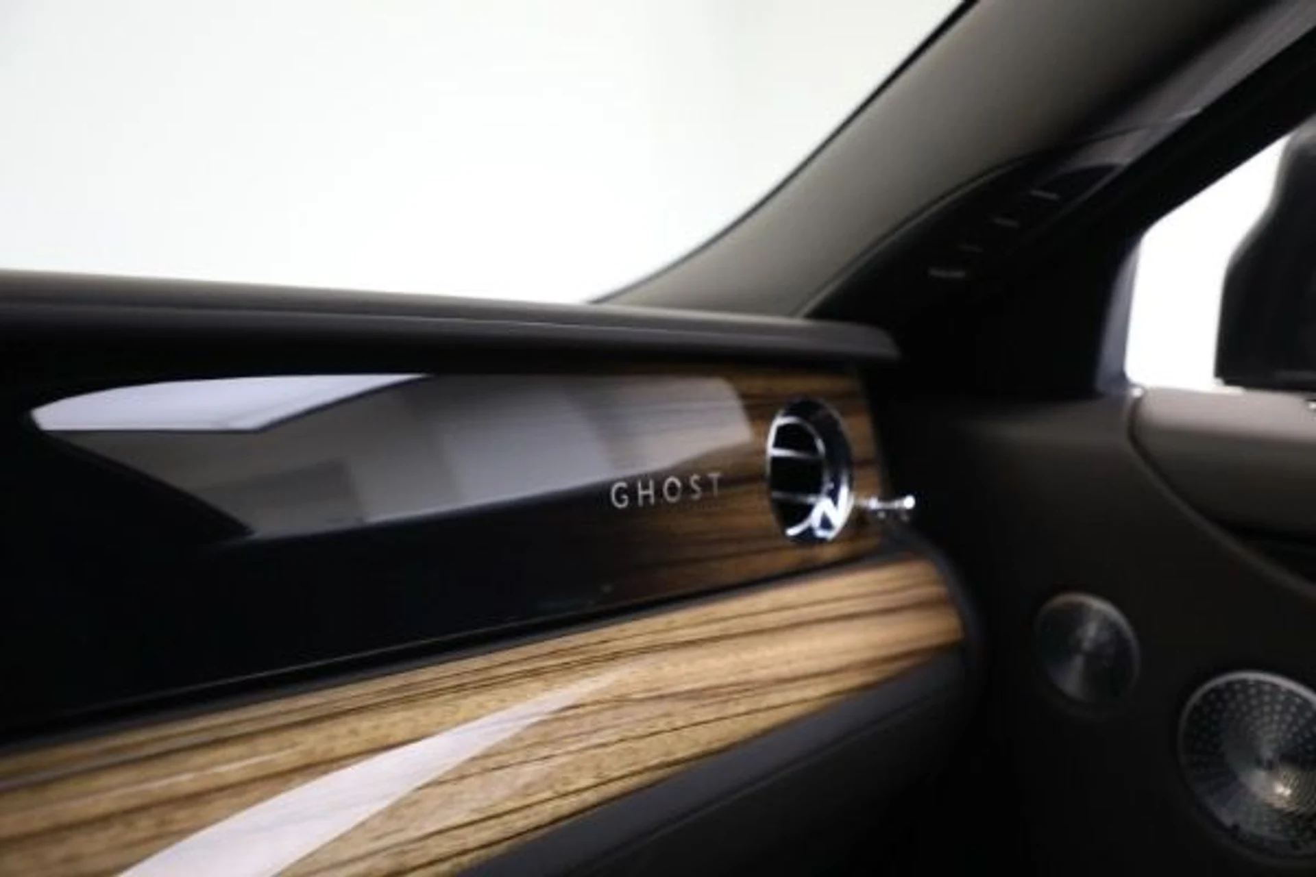 mph014_3268577881_Used_2024_Rolls_Royce_Ghost_ade3cca02d