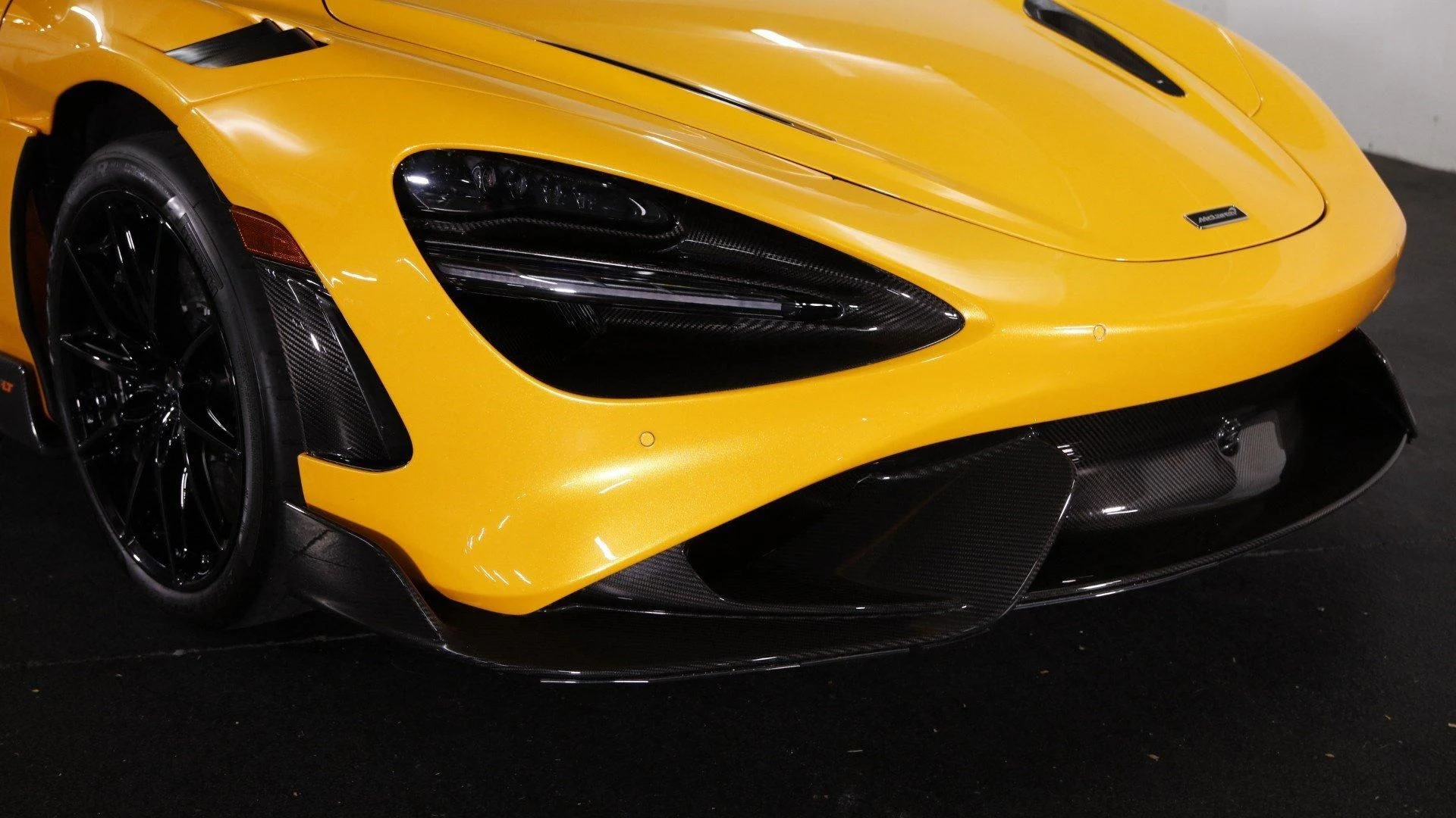 mph014_3270247393_Used_2022_Mc_Laren_765_LT_1706706497_f8f3022321