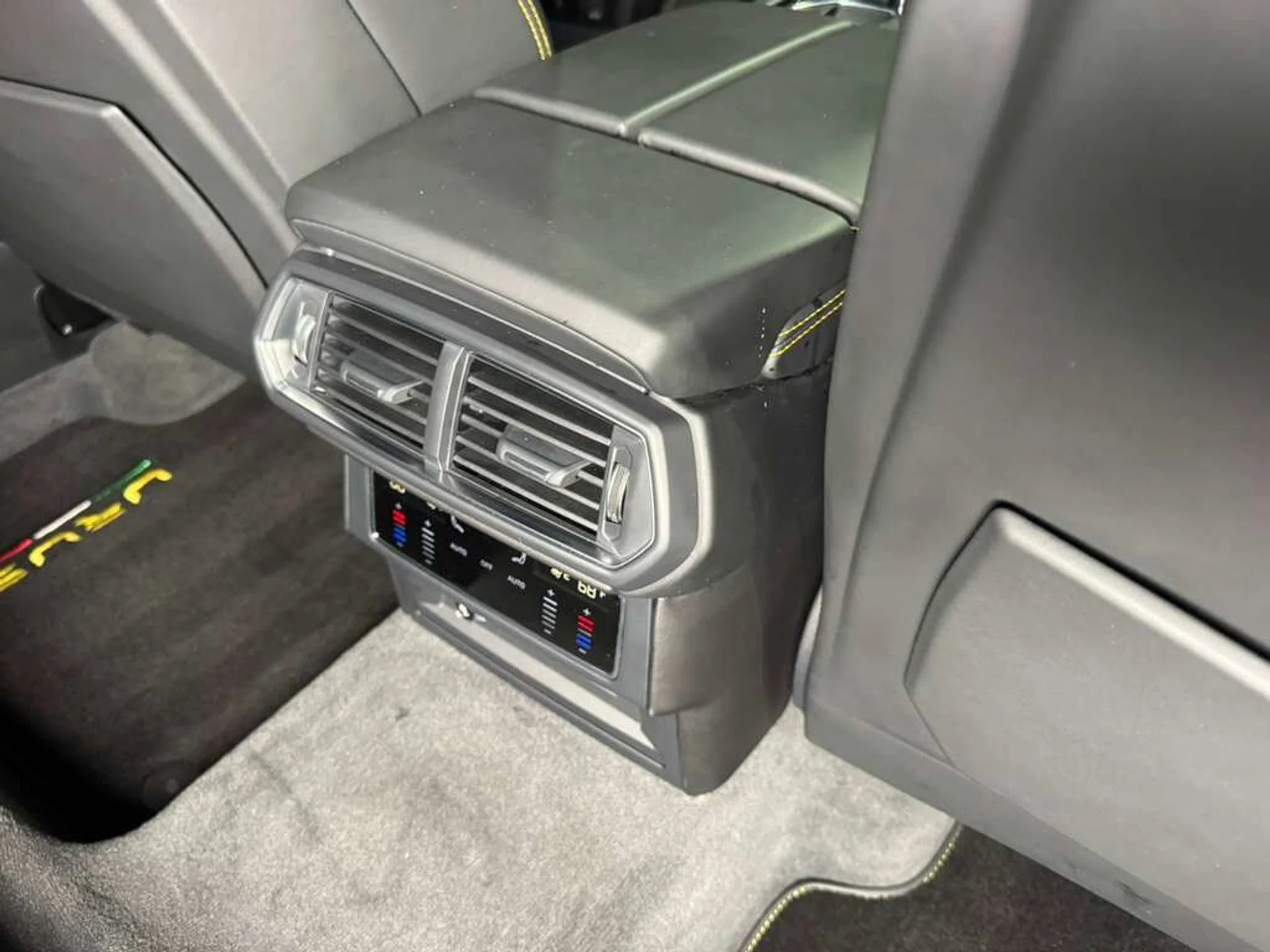 mph014_3272985709_7518ba6f5bb4e4ae766f7a3d0a3279a1_66f6f3f8b0