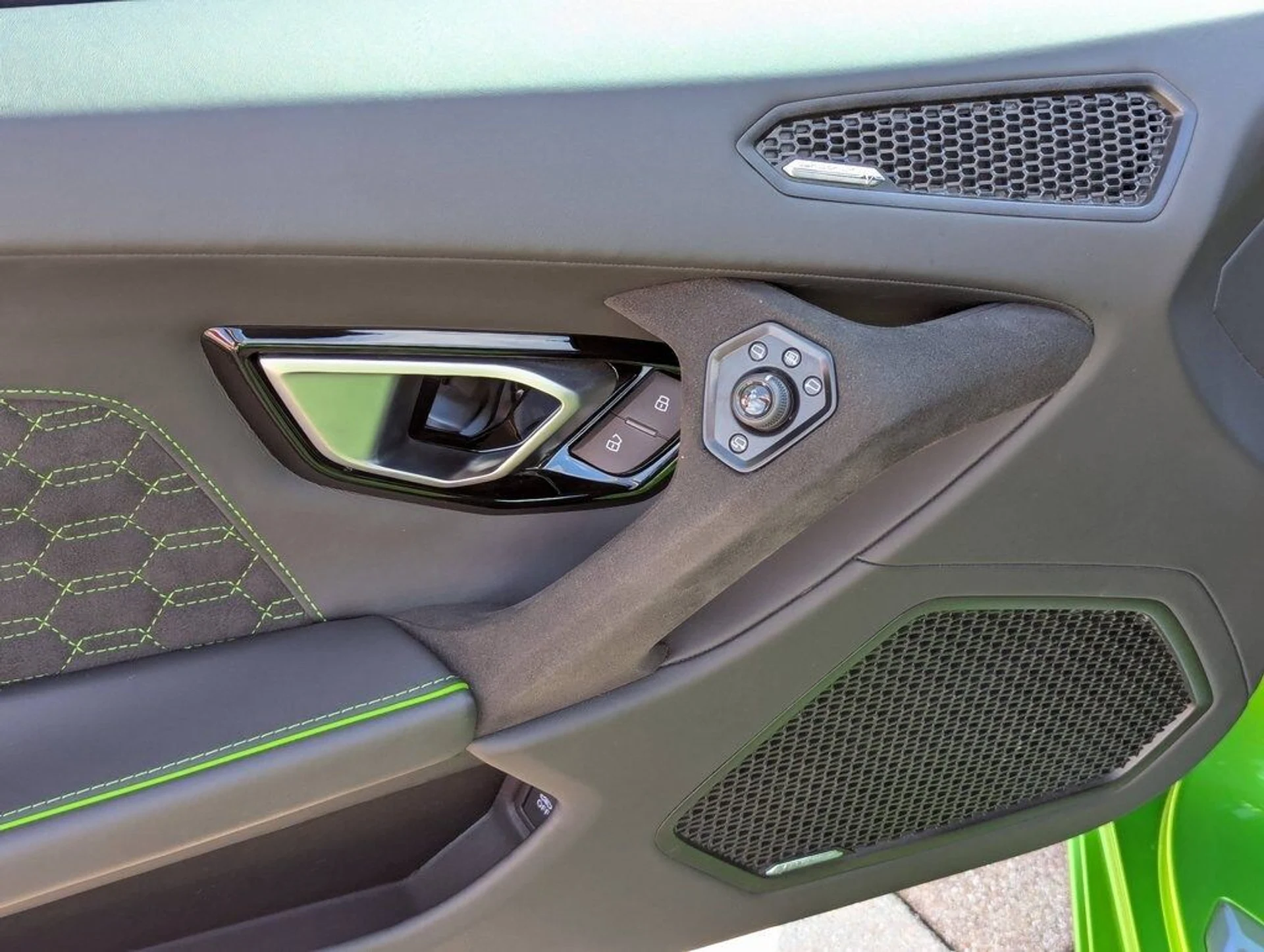 mph014_3278958561_0f1faa9218738c6929540e3354a1cf50x_ffb1e021d0