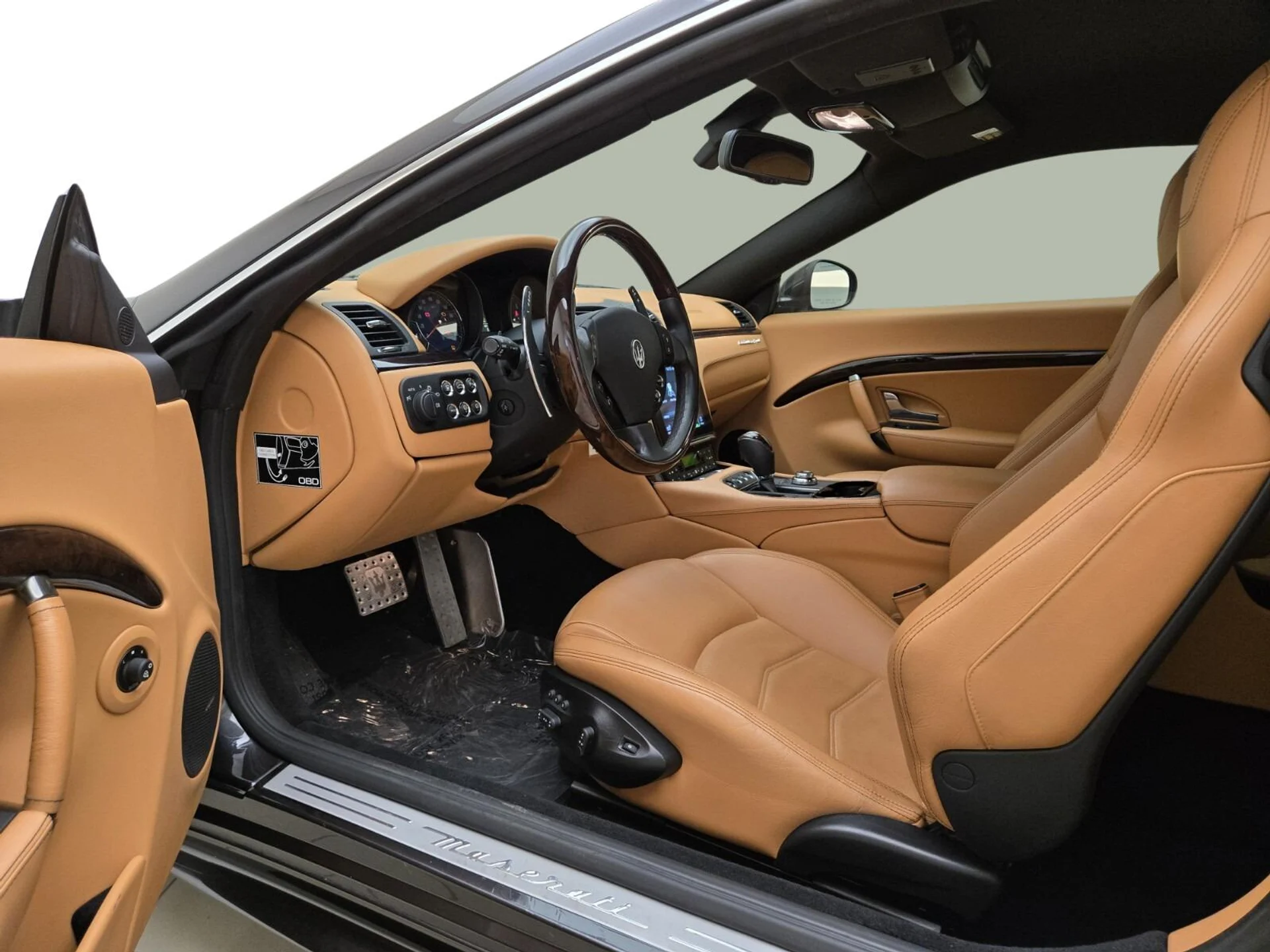 mph014_3289489616_Used_2018_Maserati_Gran_Turismo_Sport_1754375084_a961a4996c
