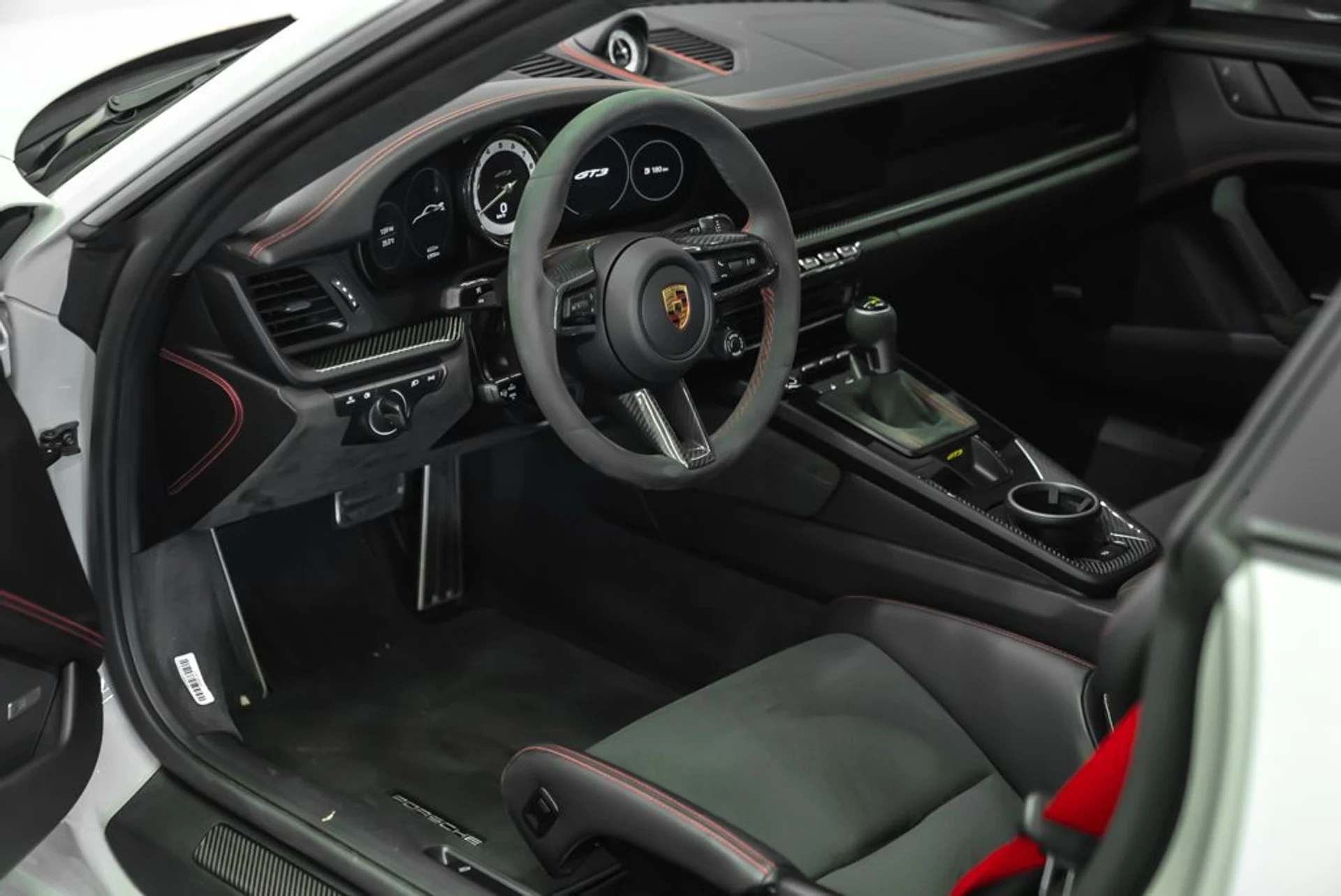 mph014_329129430_porsche_911_2022_c87c977e90