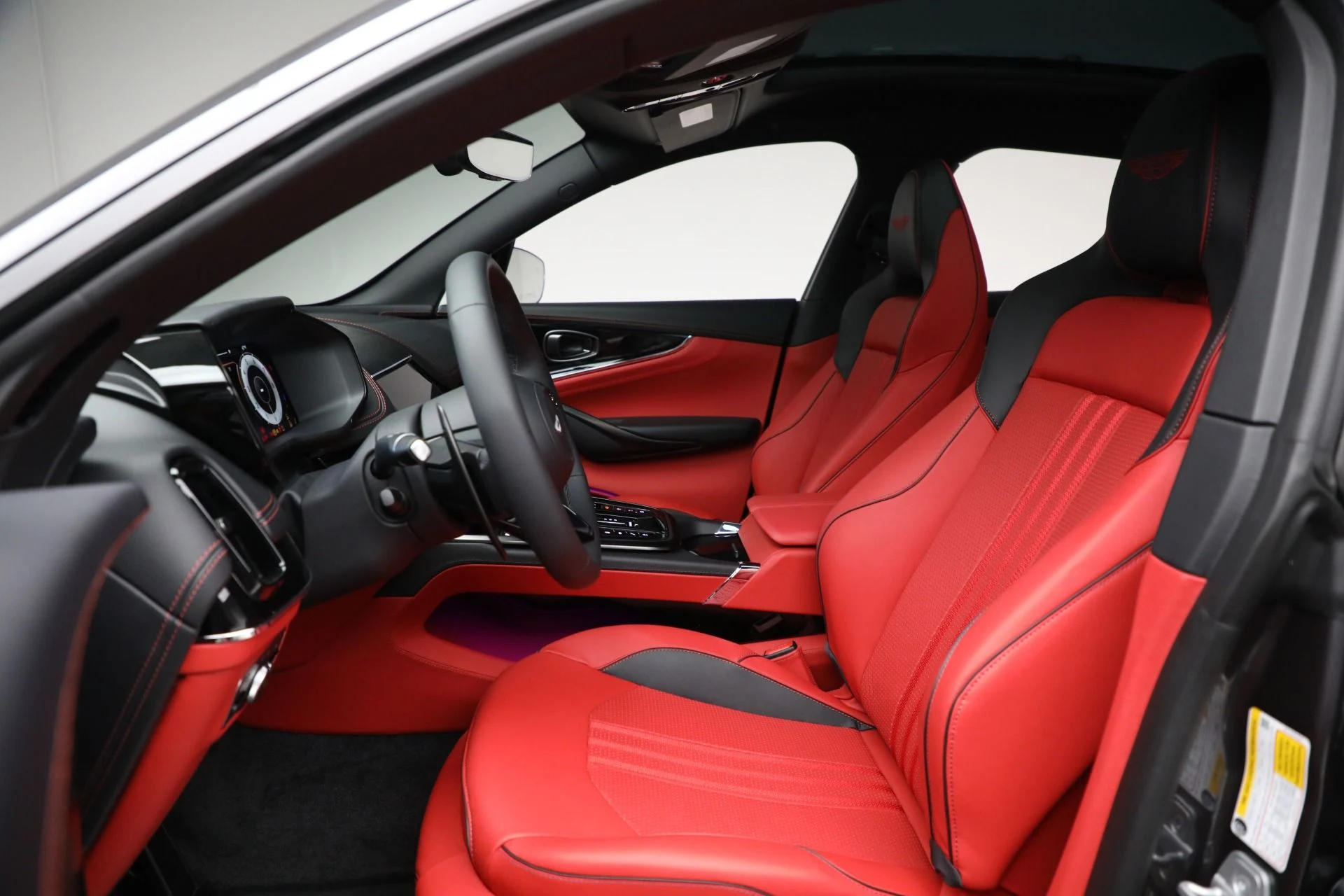 mph014_3292082341_New_2025_Aston_Martin_DBX_707_f51b1f1924
