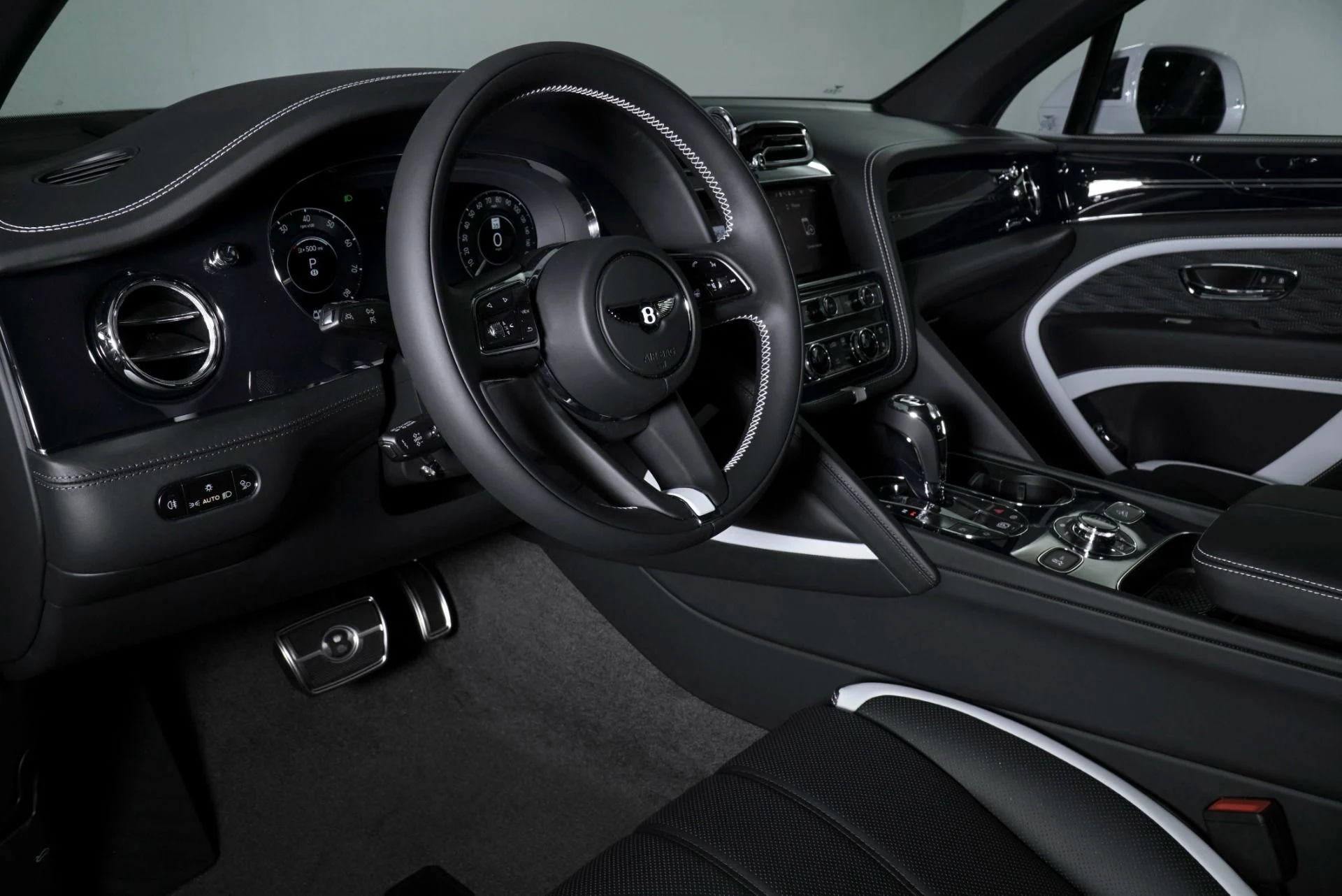 mph014_3293718525_New_2026_Bentley_Bentayga_Speed_1767900450_96d4079488