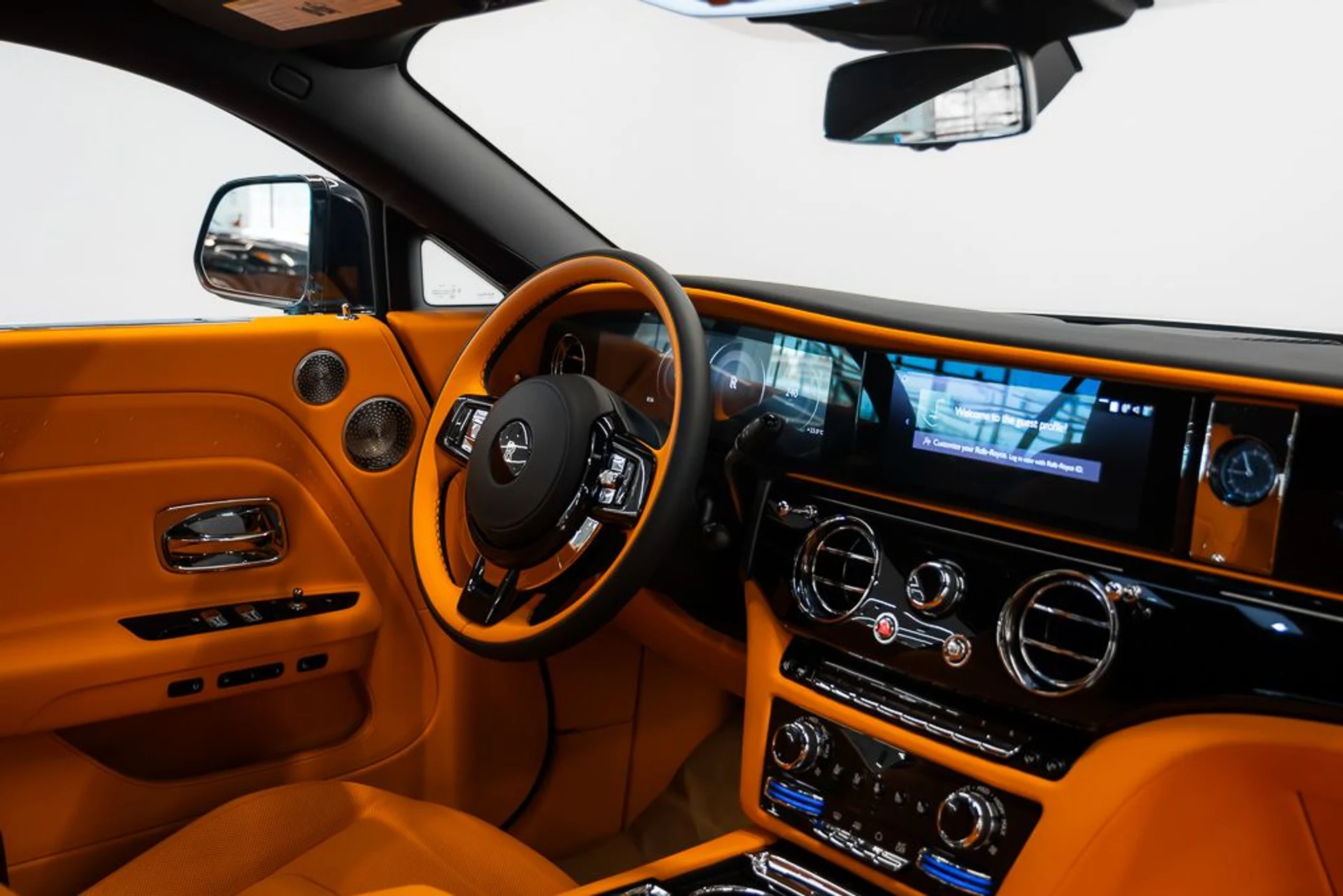 mph014_32943843_rolls_royce_spectre_2024_jpg_v_1773863537_58d24403e4